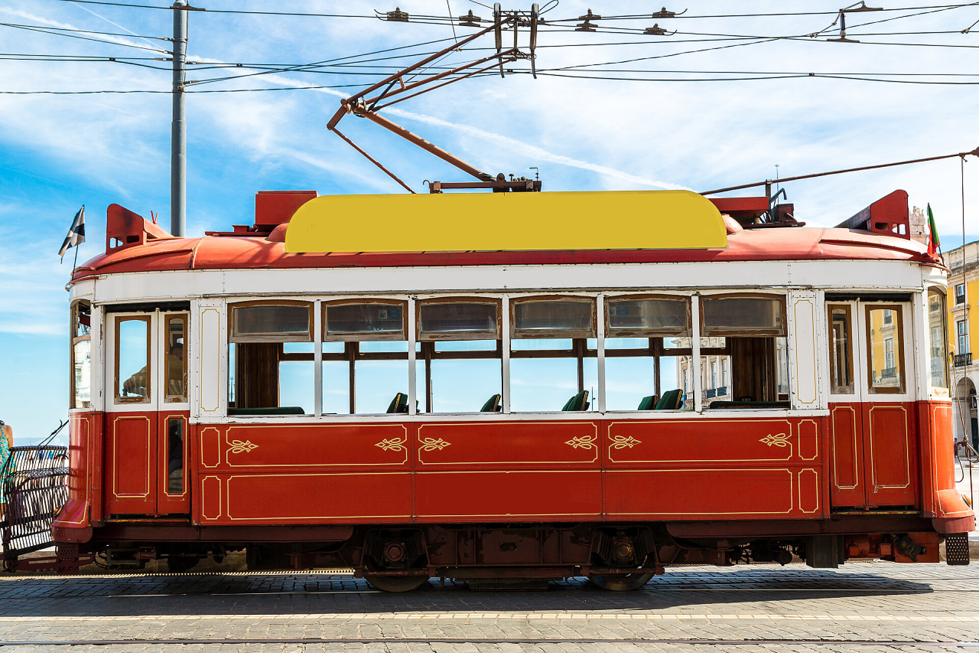 在葡萄牙里斯本城中心的老式电车在里斯本的老式电车