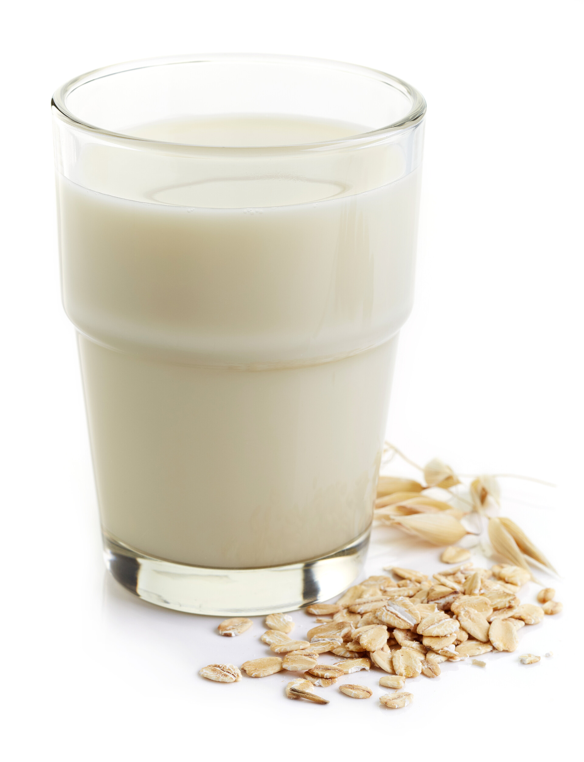 白色背景上的燕麦牛奶杯燕麦牛奶