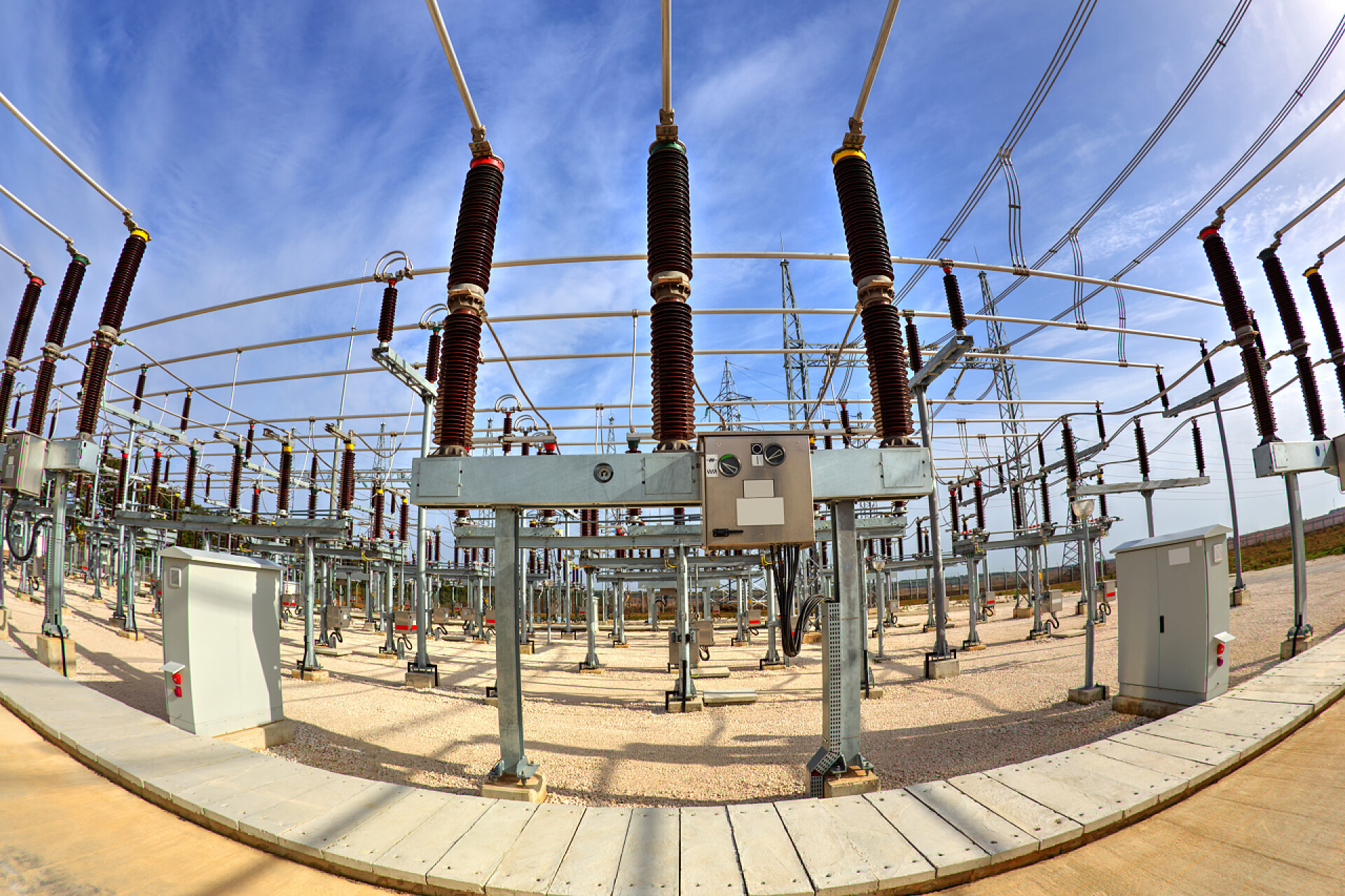 广角镜头下变电所的电气高压开关站变电所的电气高压开关站