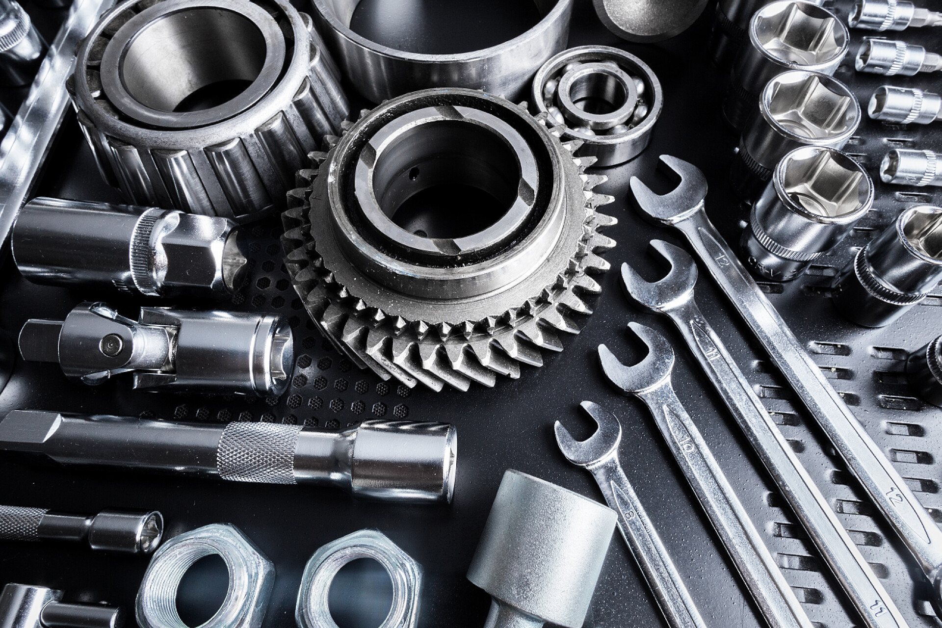 金属齿轮的特写金属齿轮齿轮的特写