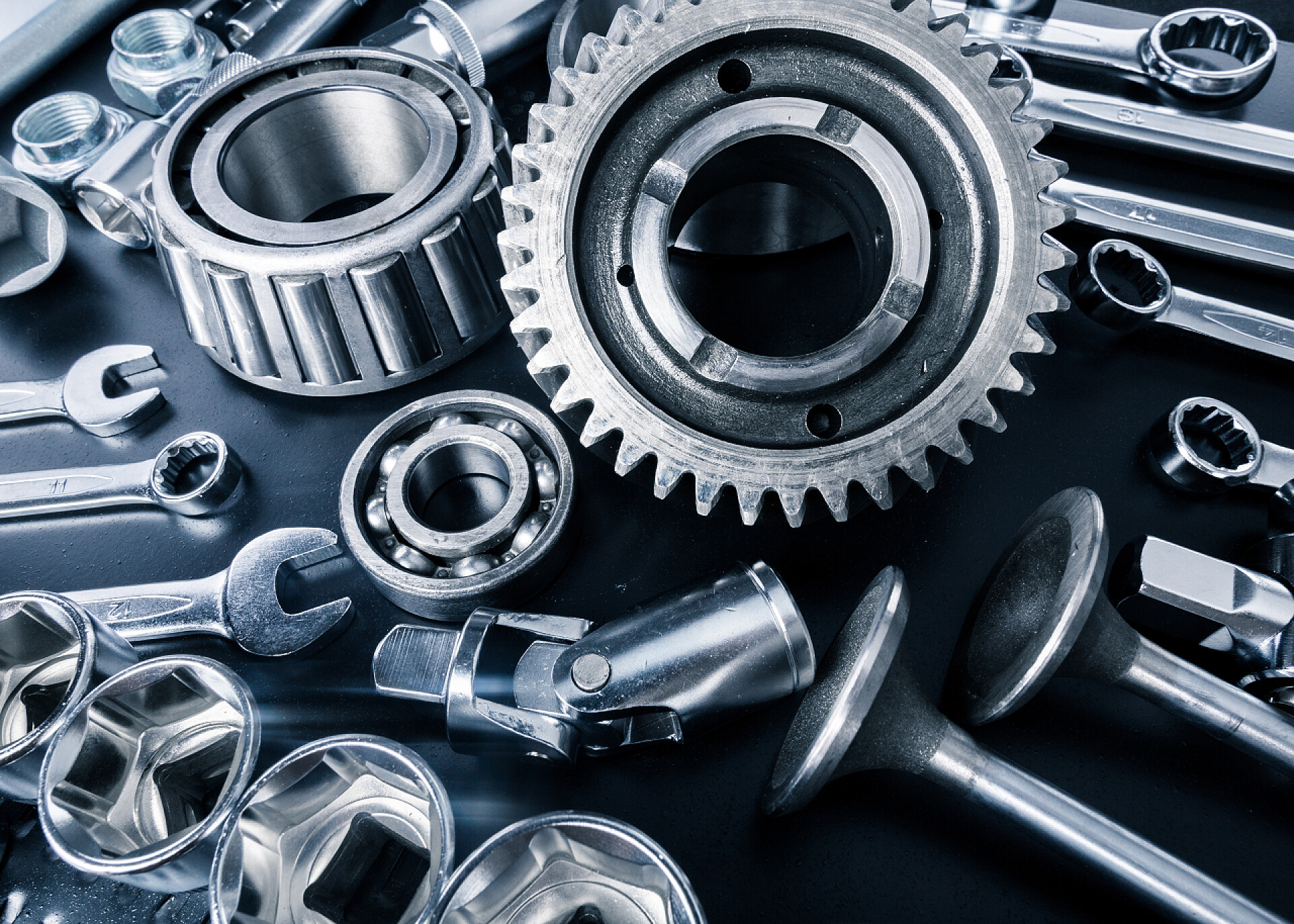 金属齿轮的特写金属齿轮齿轮的特写