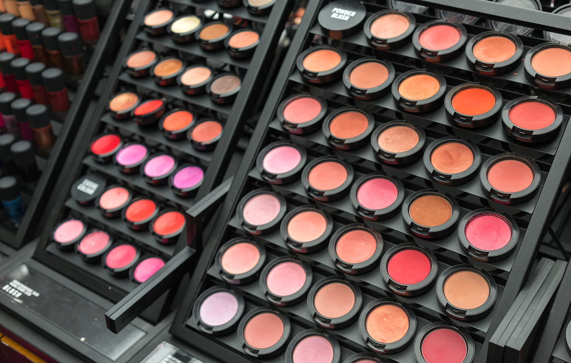 各种各样的脸粉在百货商店各种各样的脸粉在百货商店