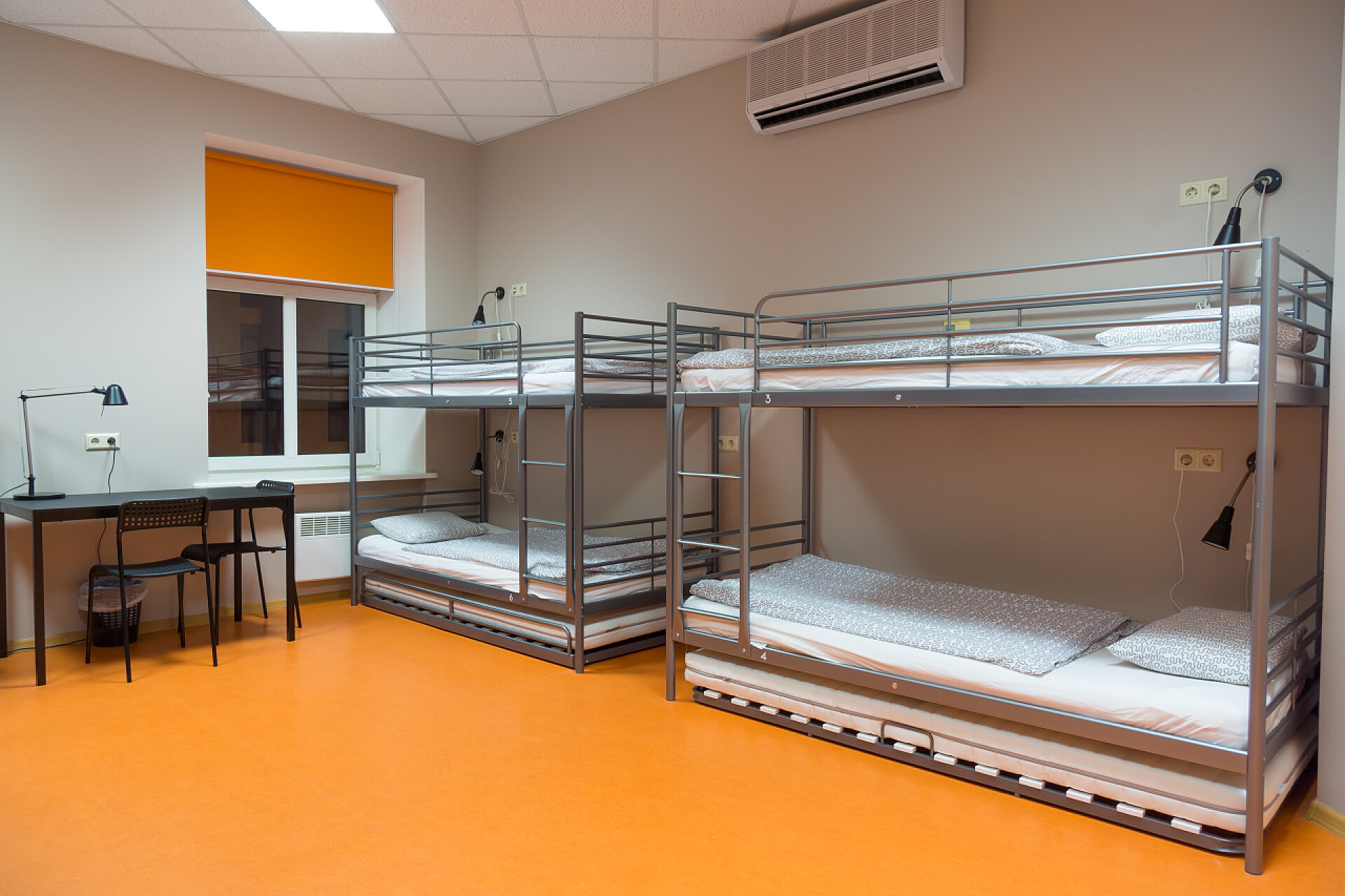 现代简约旅馆内部现代化的廉价旅馆内部