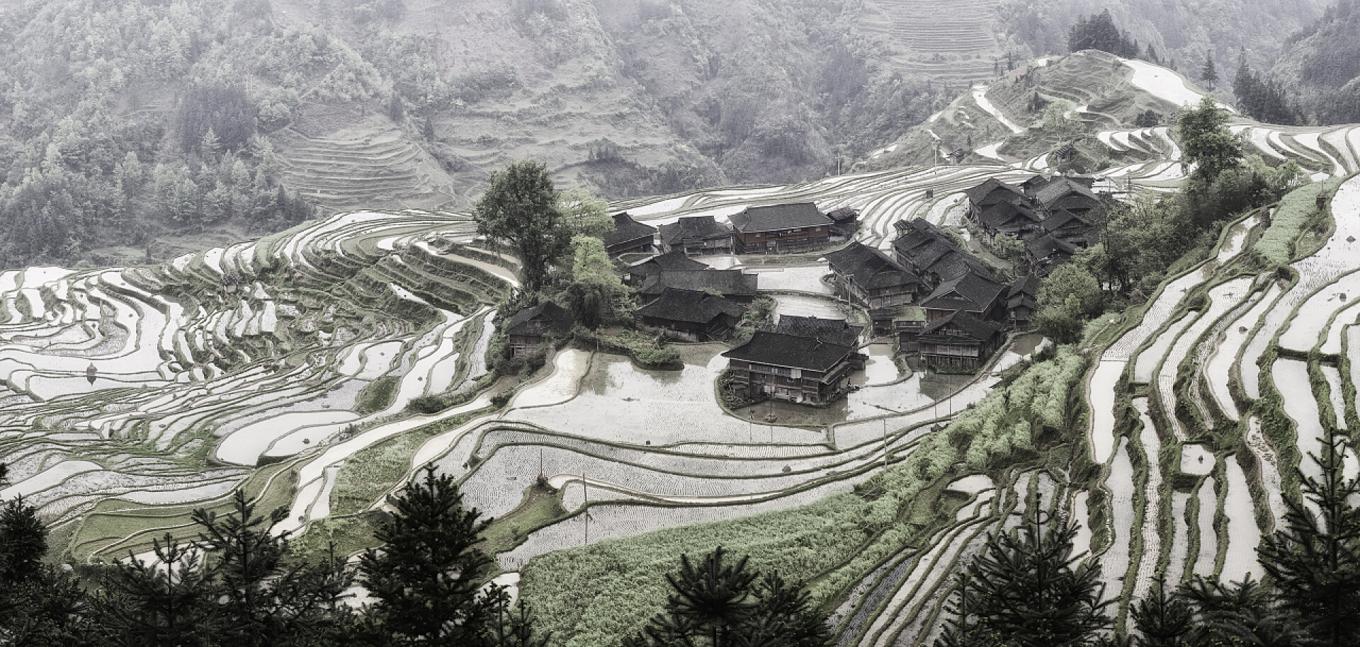 贵州苗族梯田景观桂洲庙庙