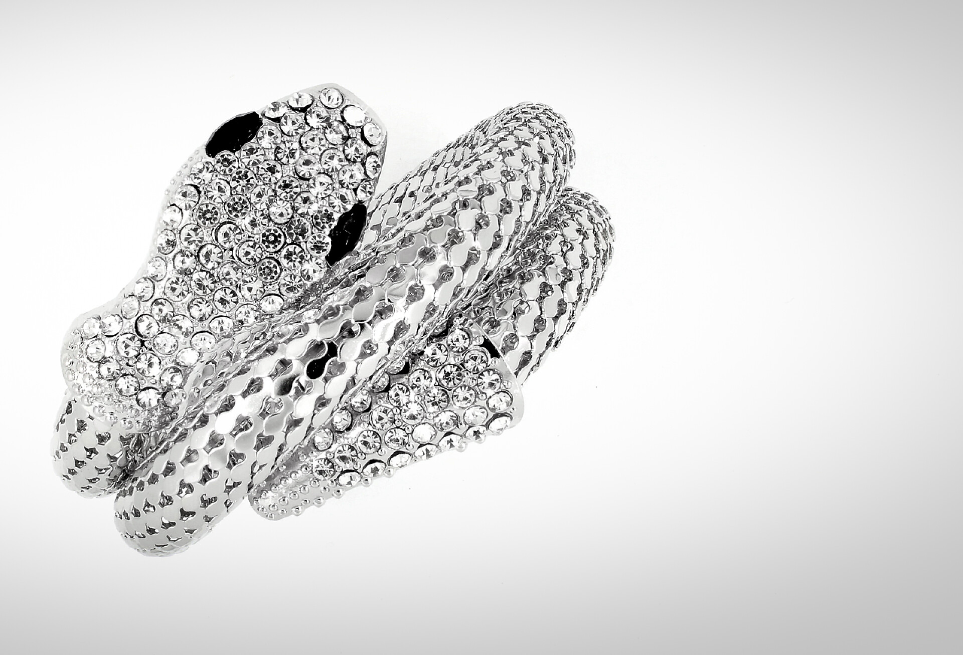 背景上的渲染的手镯女用手镯