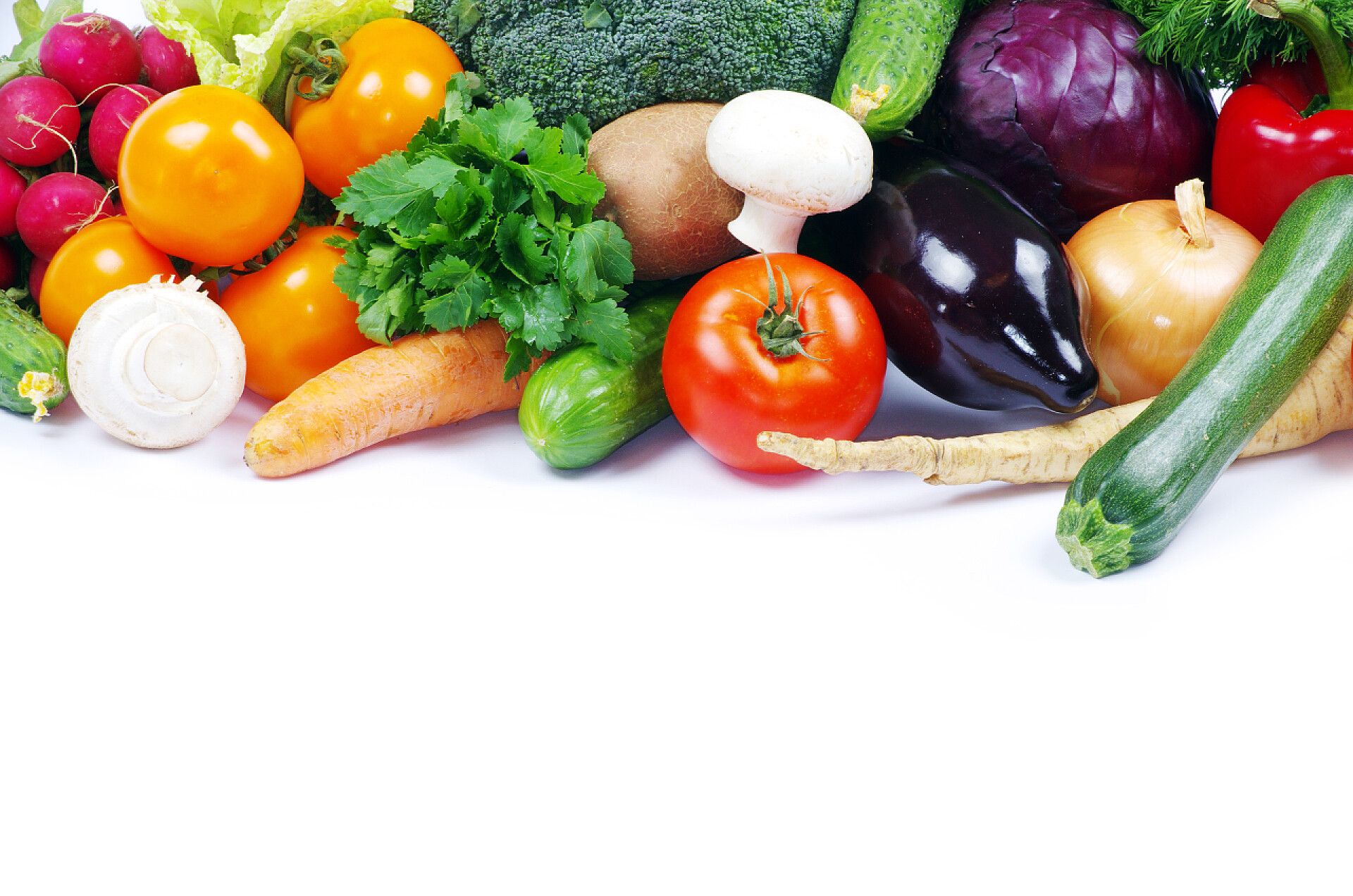 白色背景上的新鲜蔬菜新鲜蔬菜在白色