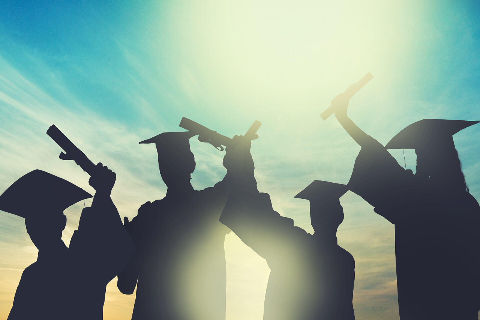 学生毕业剪影快乐的学生毕业毕业季人物剪影背景