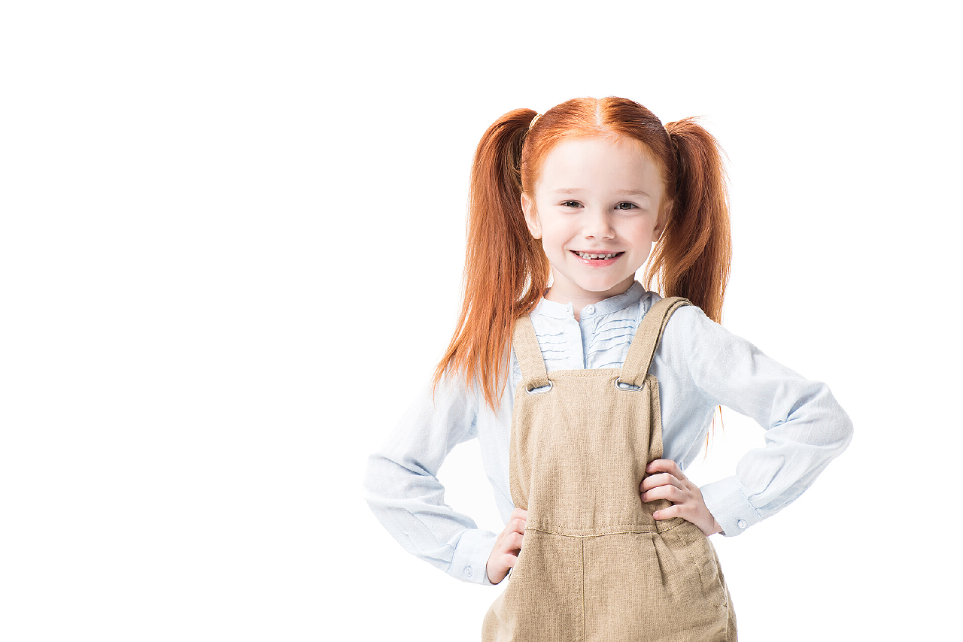 快乐的小女孩叉着腰可爱的小女孩 