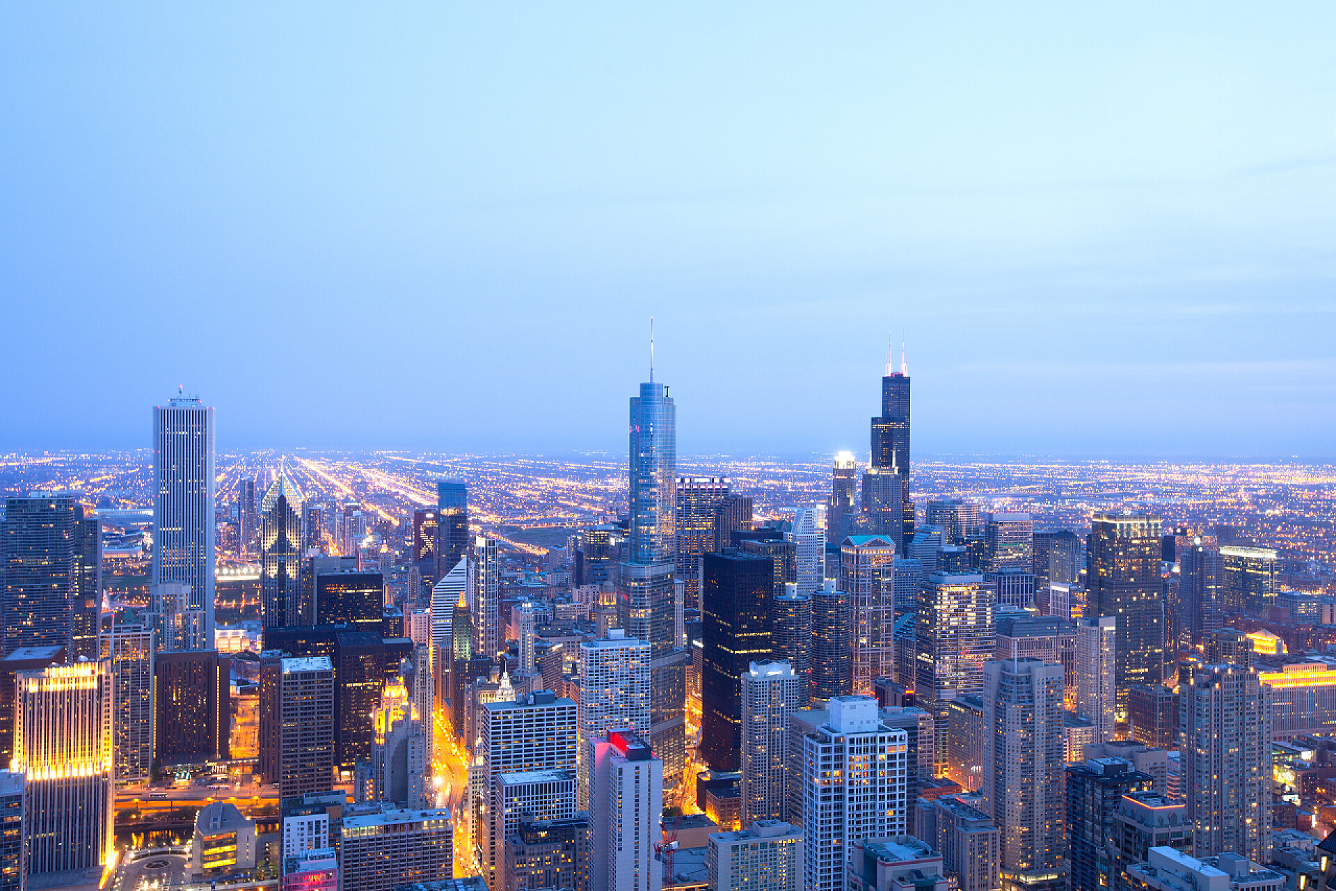 从上观看的城市上升的看法芝加哥街市, 伊利诺伊