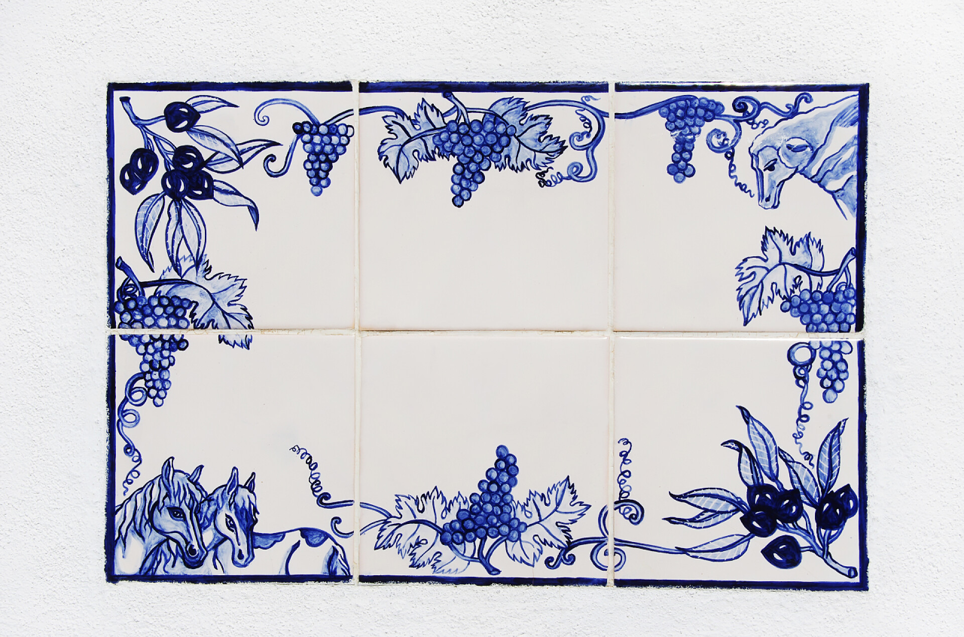 六块瓷砖拼接成的一整块瓷砖葡萄牙蓝白色陶瓷 "azulejo" 瓷砖