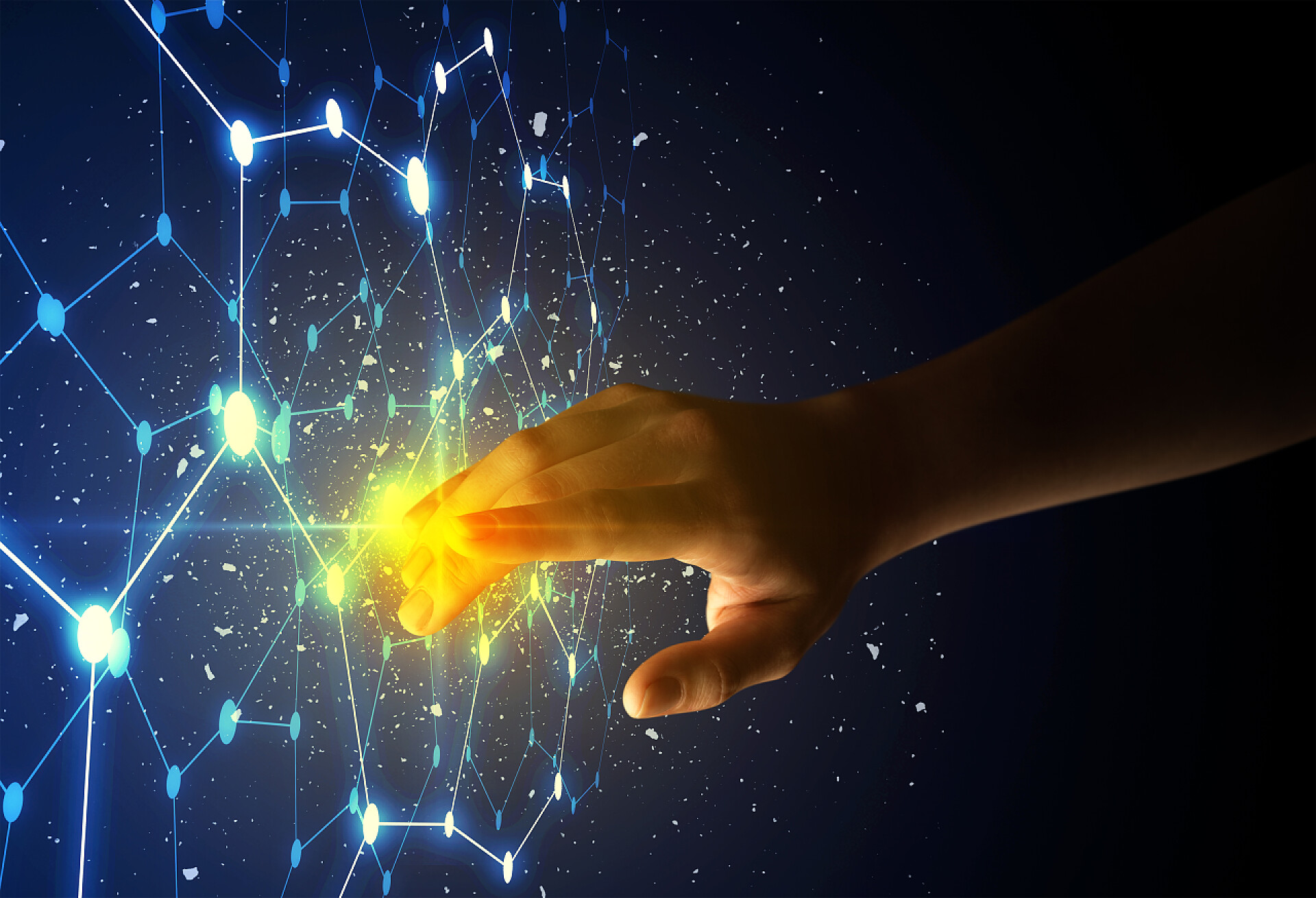 一个女人的手触碰未来科技感的墙面手指触摸界面