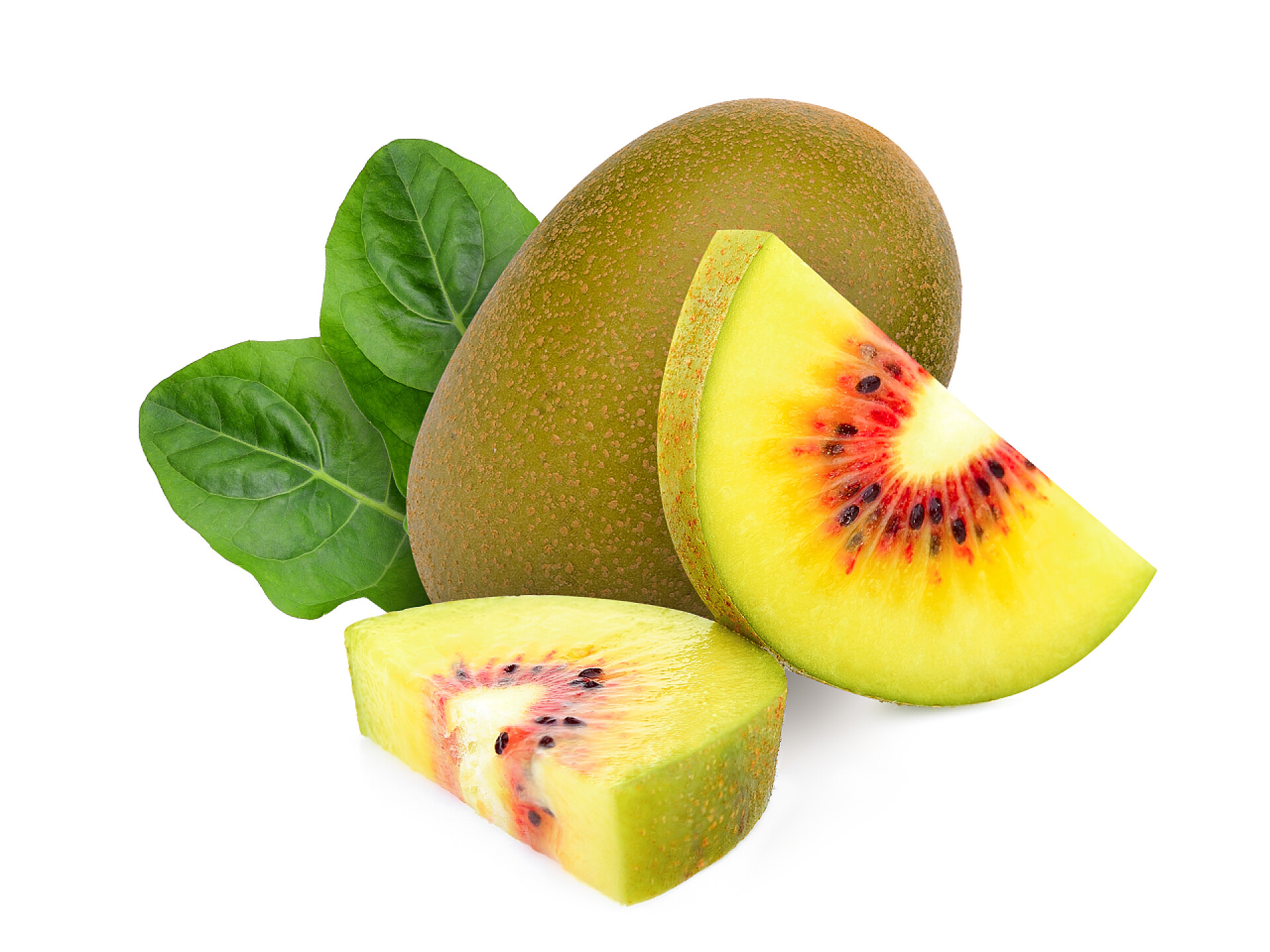 白色背景的猕猴桃整体和片红色猕猴桃与叶子查出在白色背景