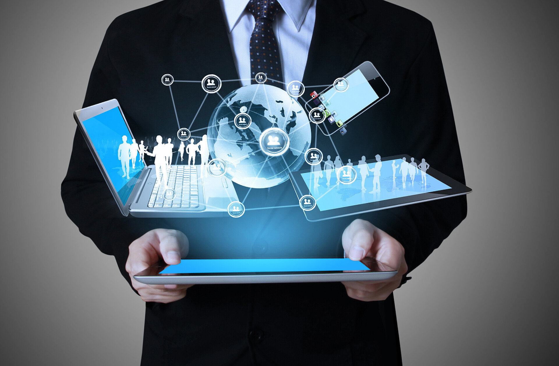 商人手中的现代化设备虚拟与现实的结合在手中的技术