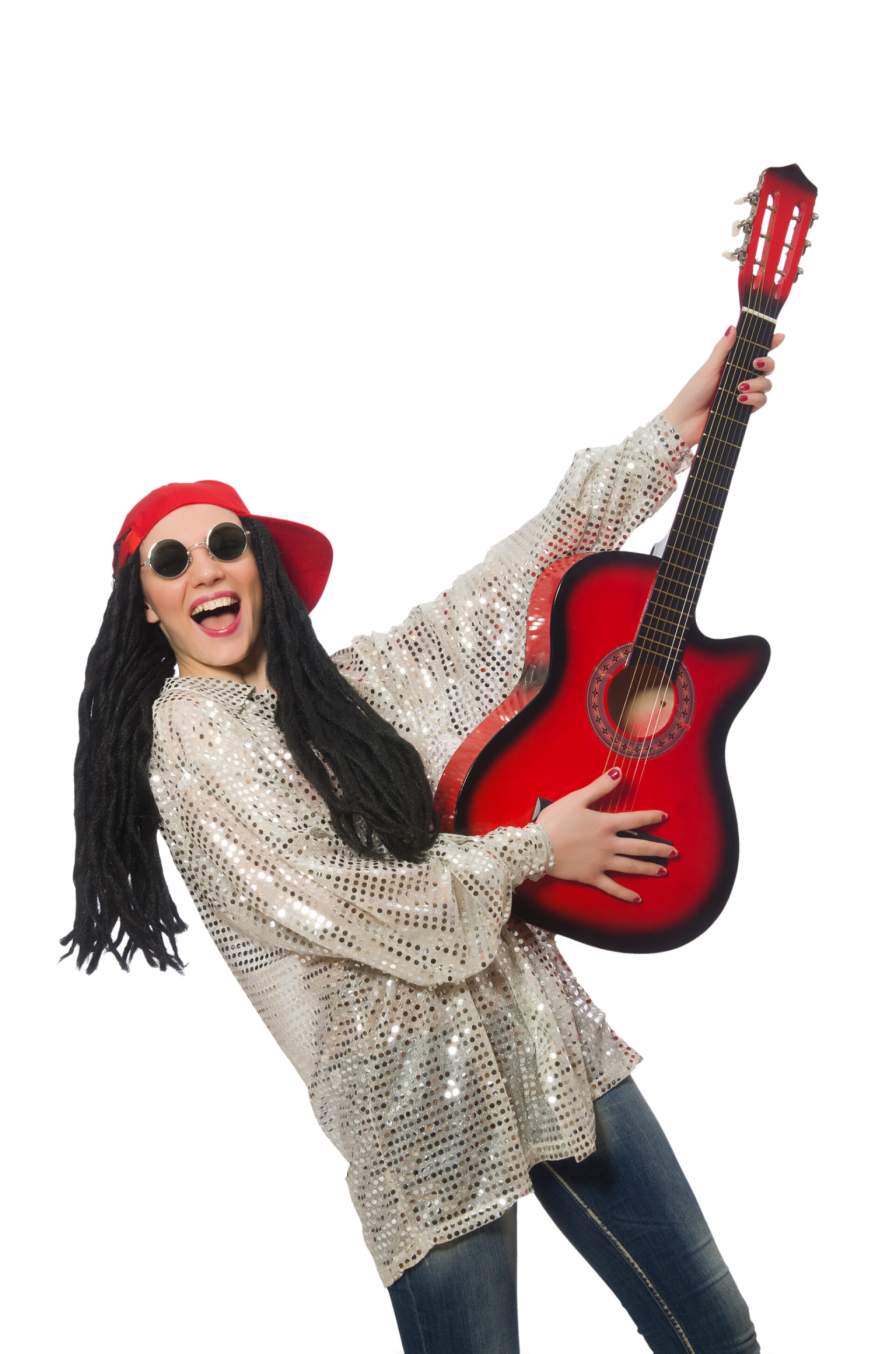 白色背景下玩吉他的女孩女吉他手