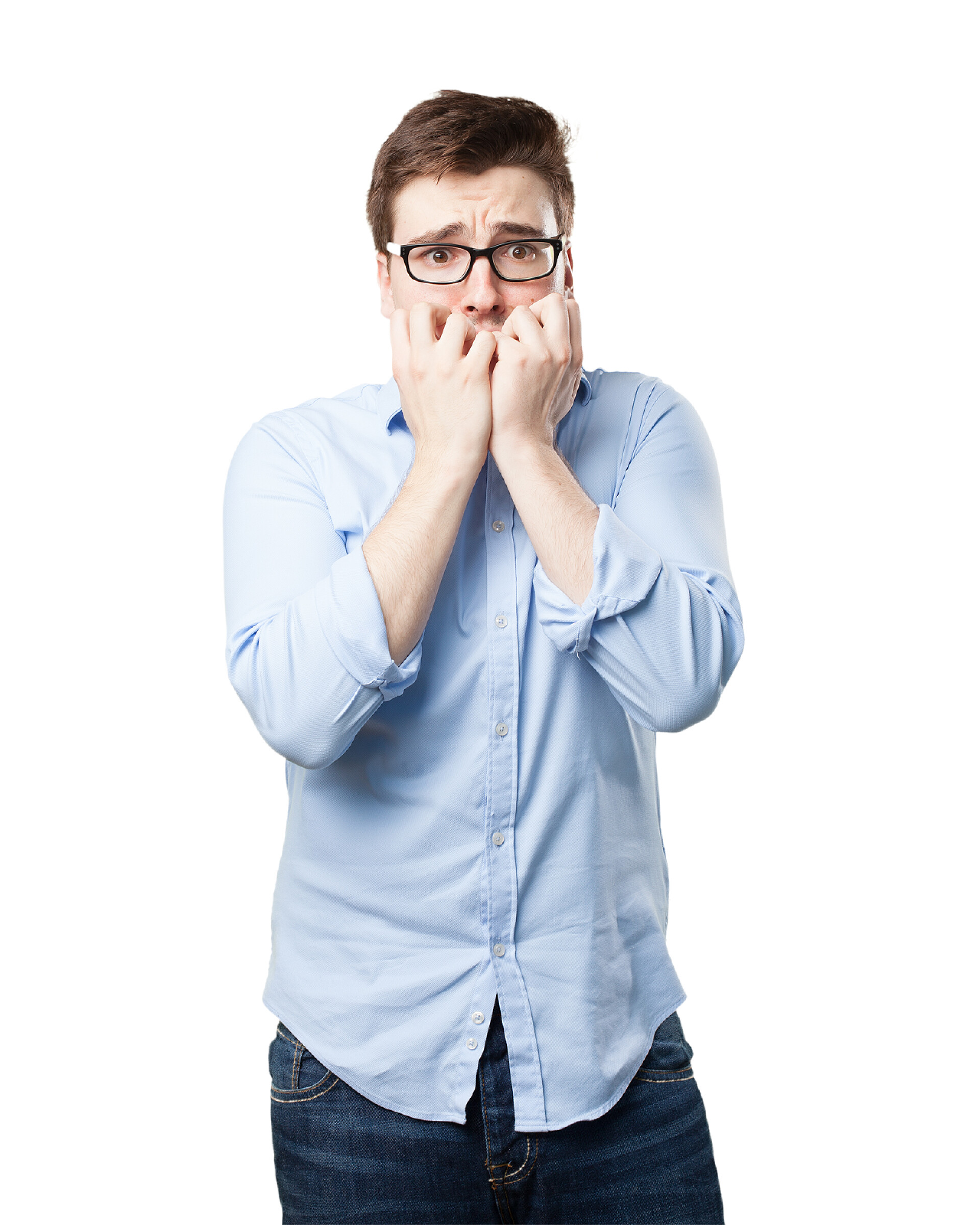 白色背景上害怕的男人在担心姿势害怕年轻人