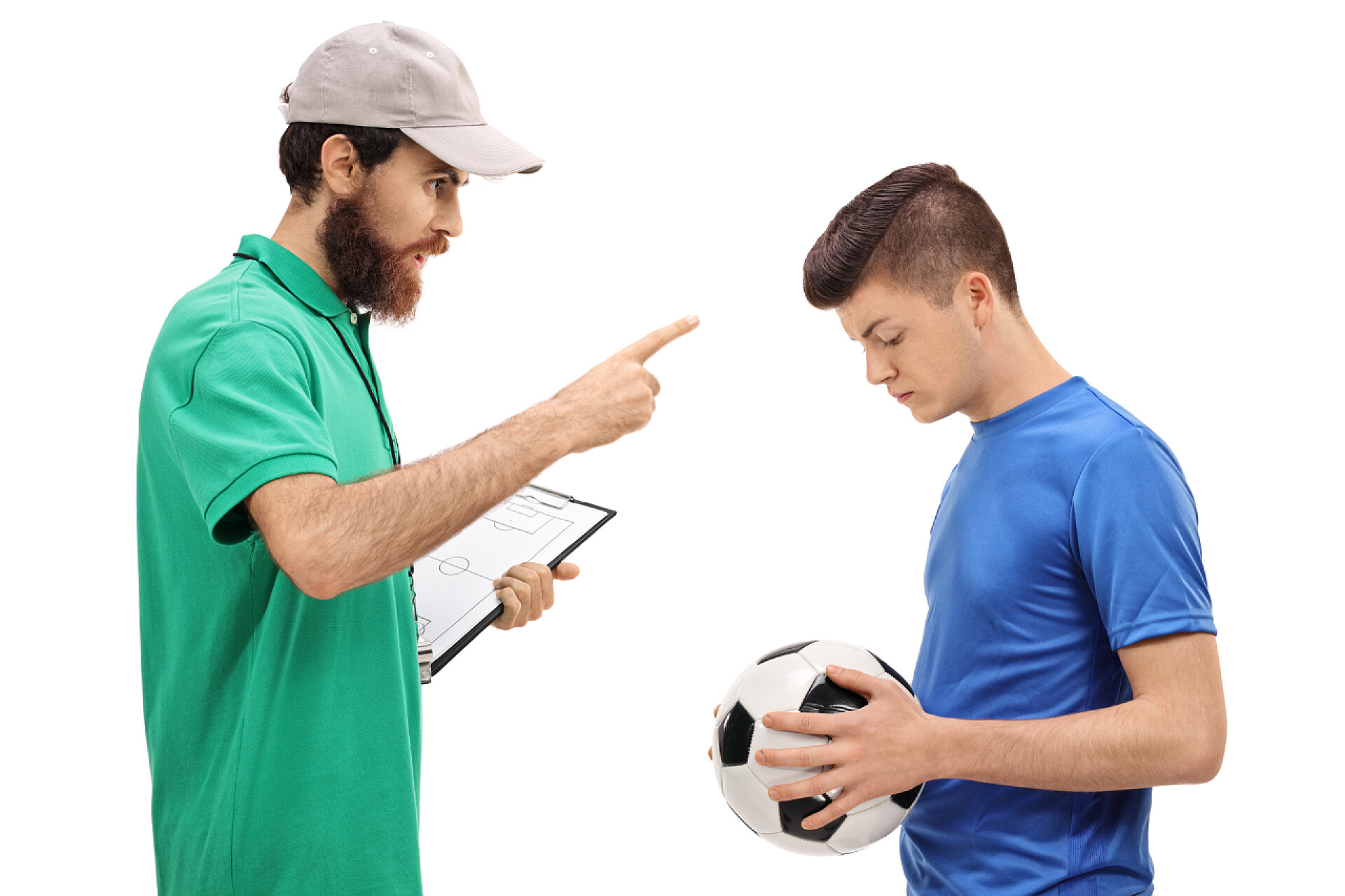 白色背景上教练训练青少年足球运动员责骂青少年足球运动员的教练