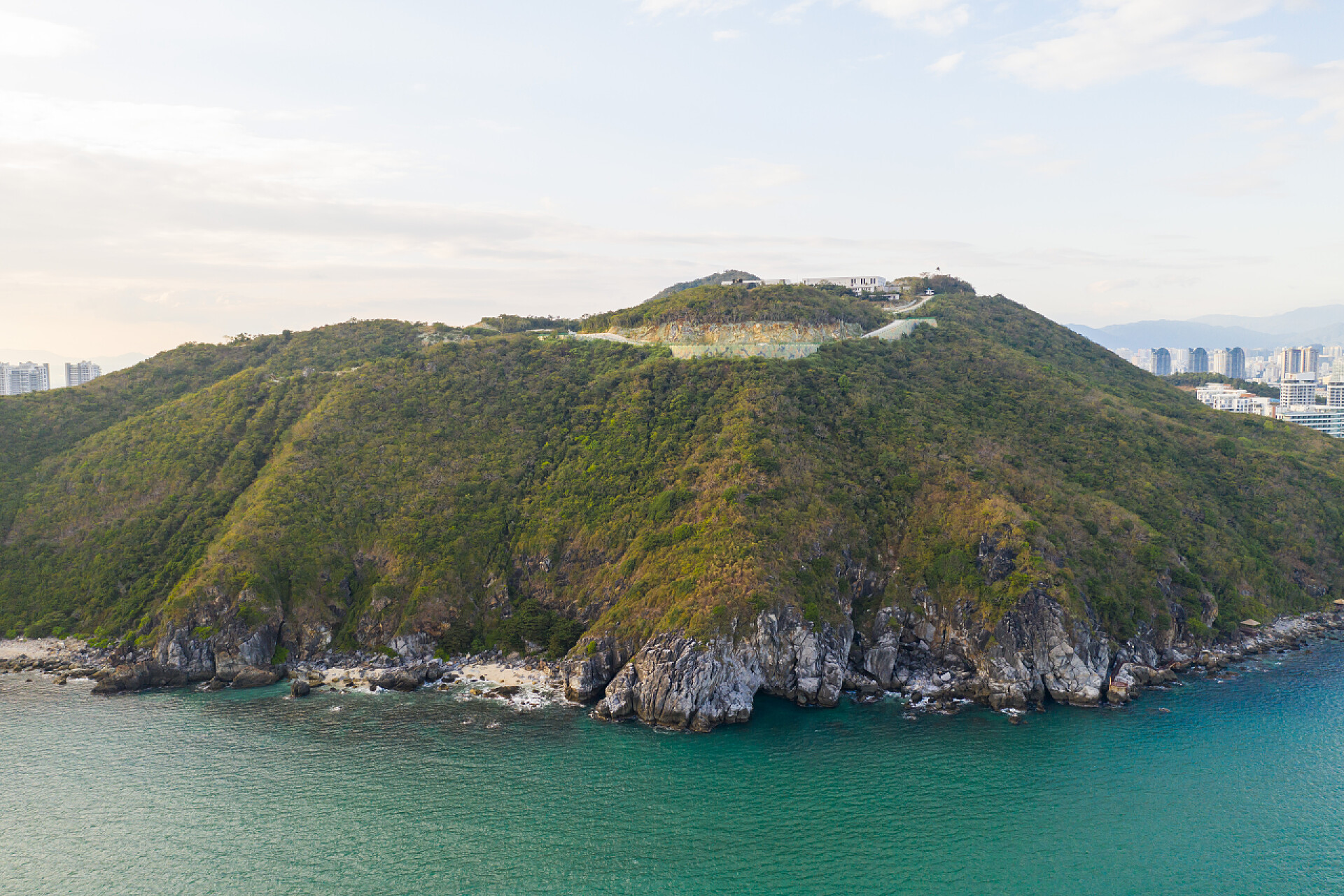 海南三亚海边沙滩自然风光远眺大海