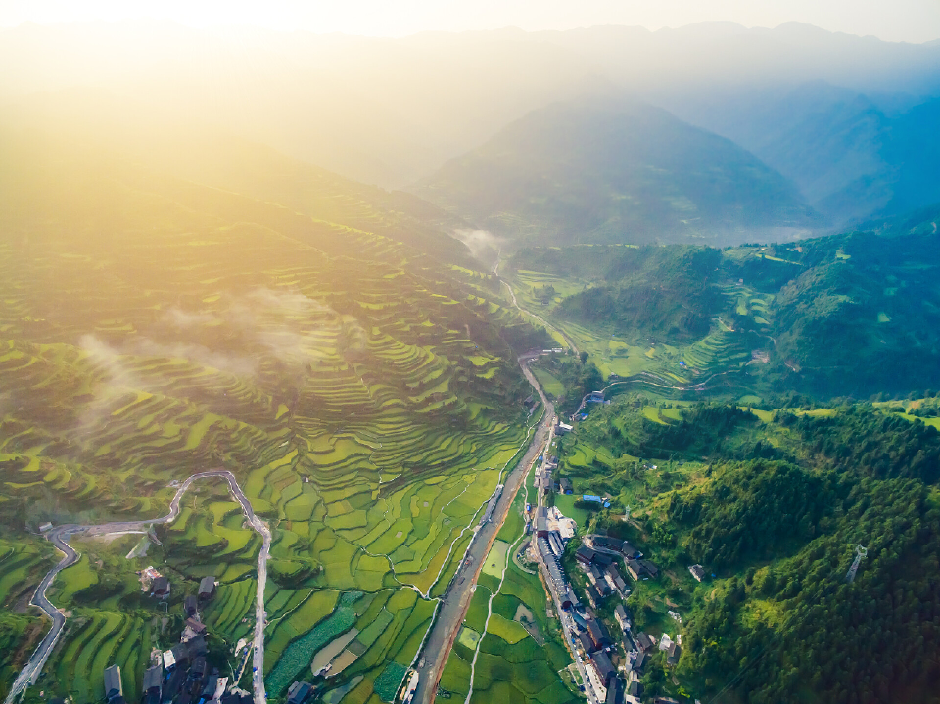 中国贵州省的日落与夜光中国贵州省日落与夜光.