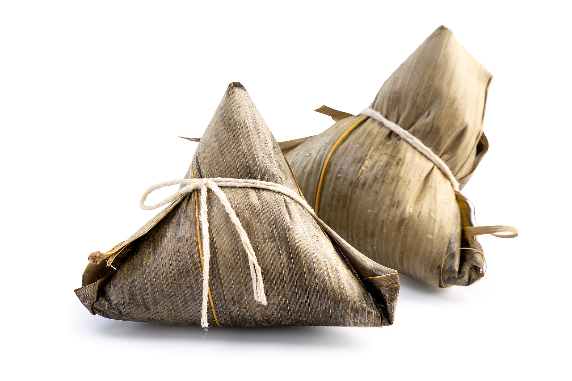 白色背景上的粽子