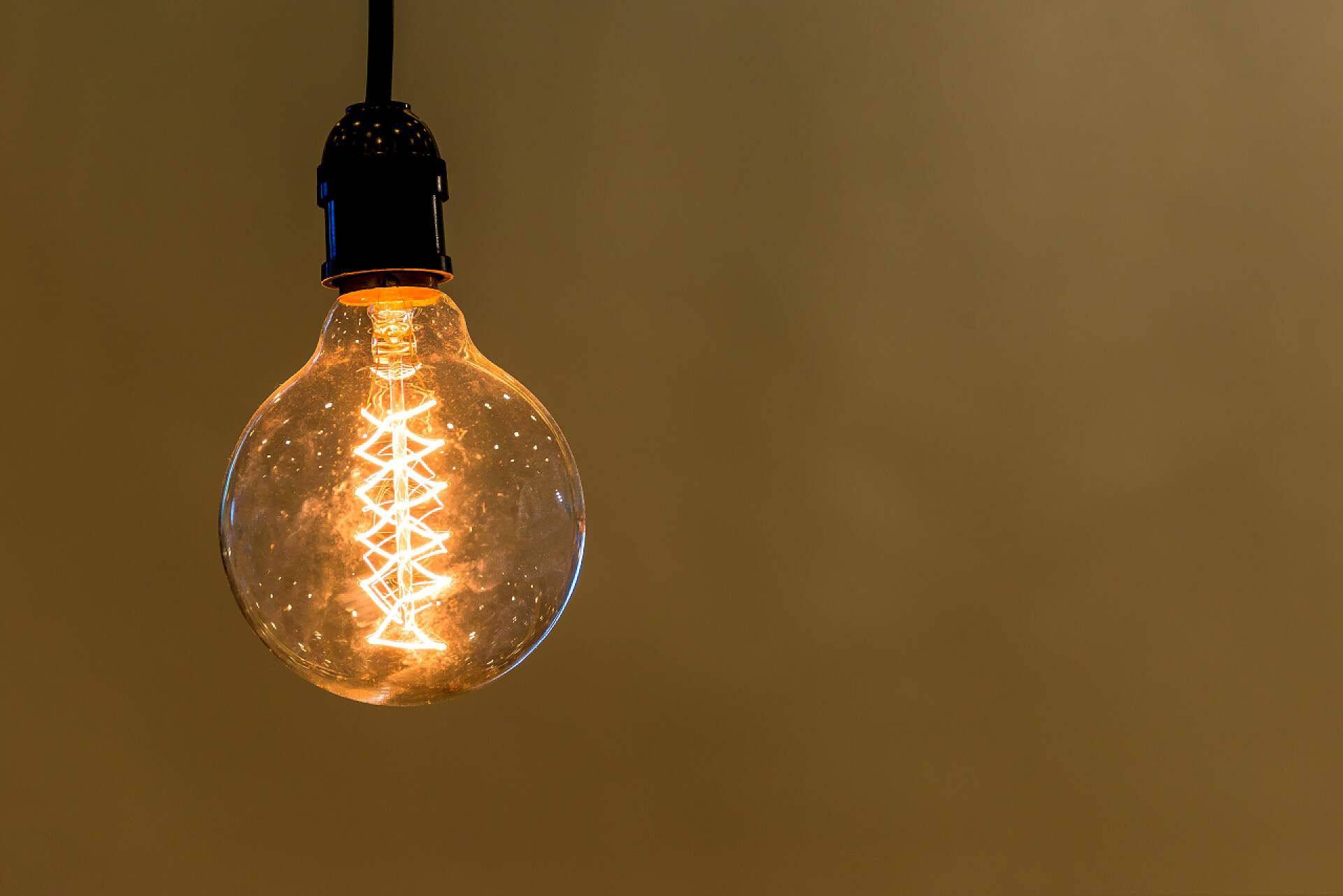 室内用来装饰照明的复古吊灯复古吊灯室内照明灯泡装饰当代