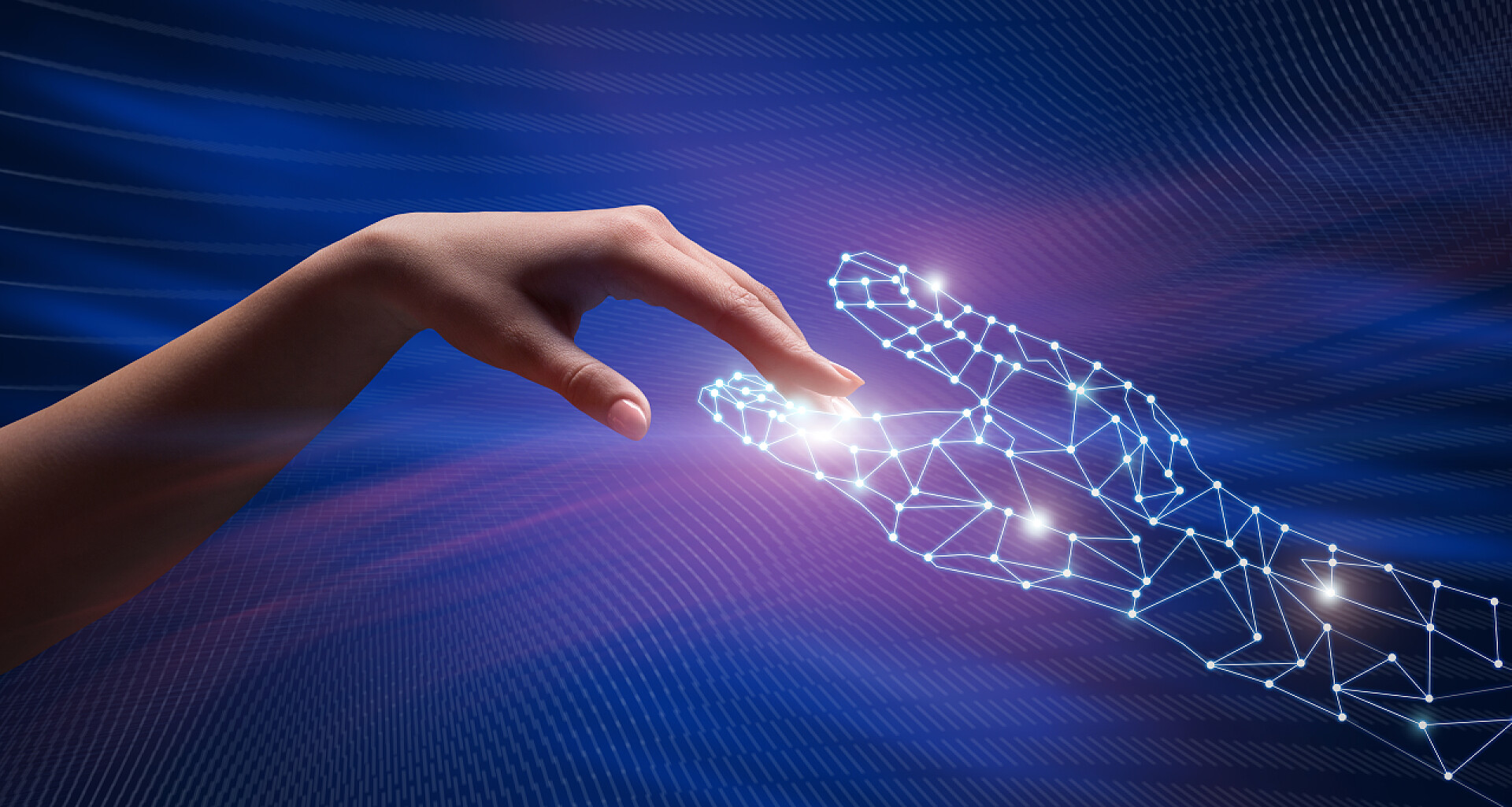 蓝色科技背景中机器人与商务人士的手触碰触摸未来。人和机器人手