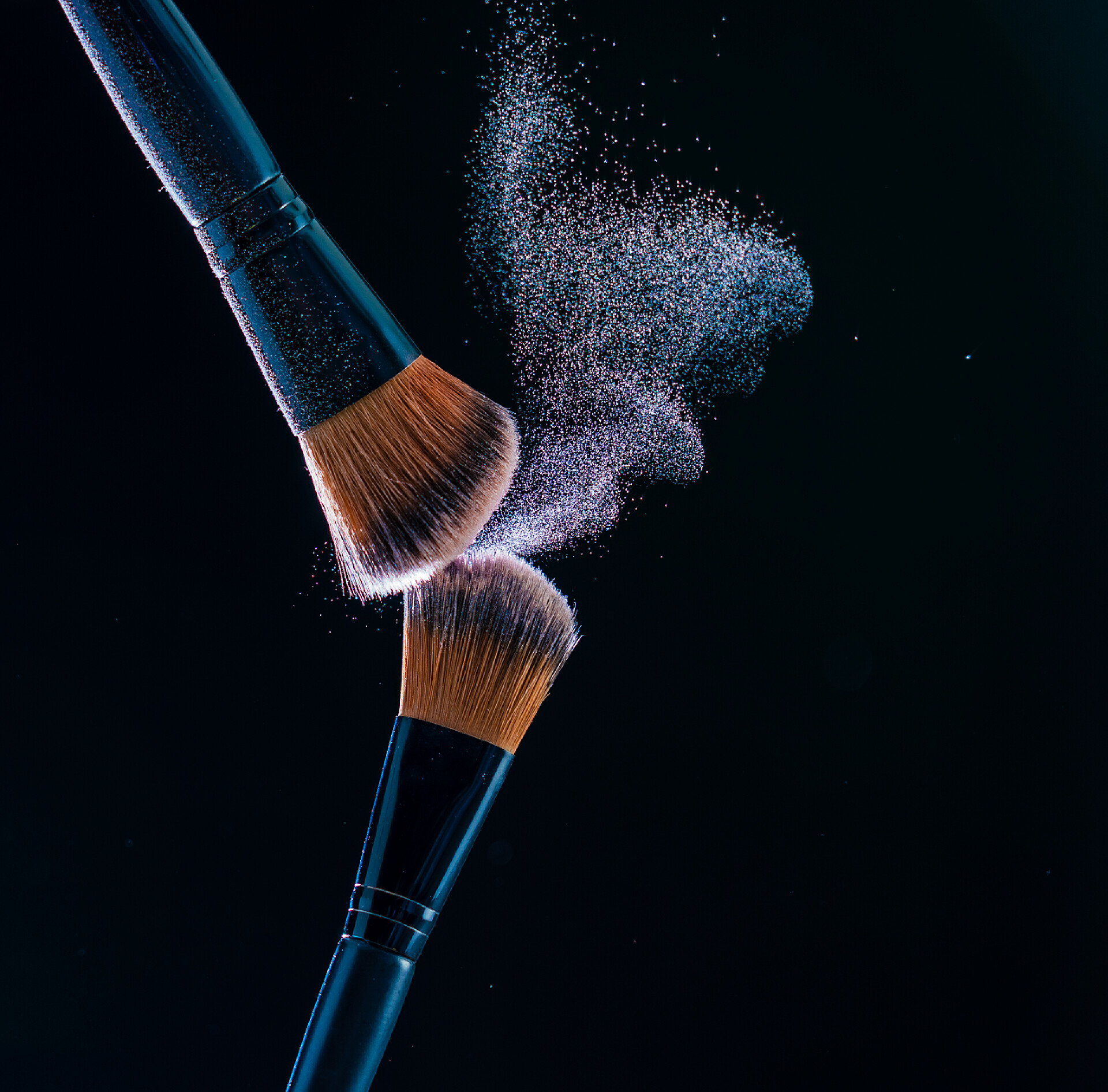 黑色背景下粉刷用黑色底色粉刷粉刷