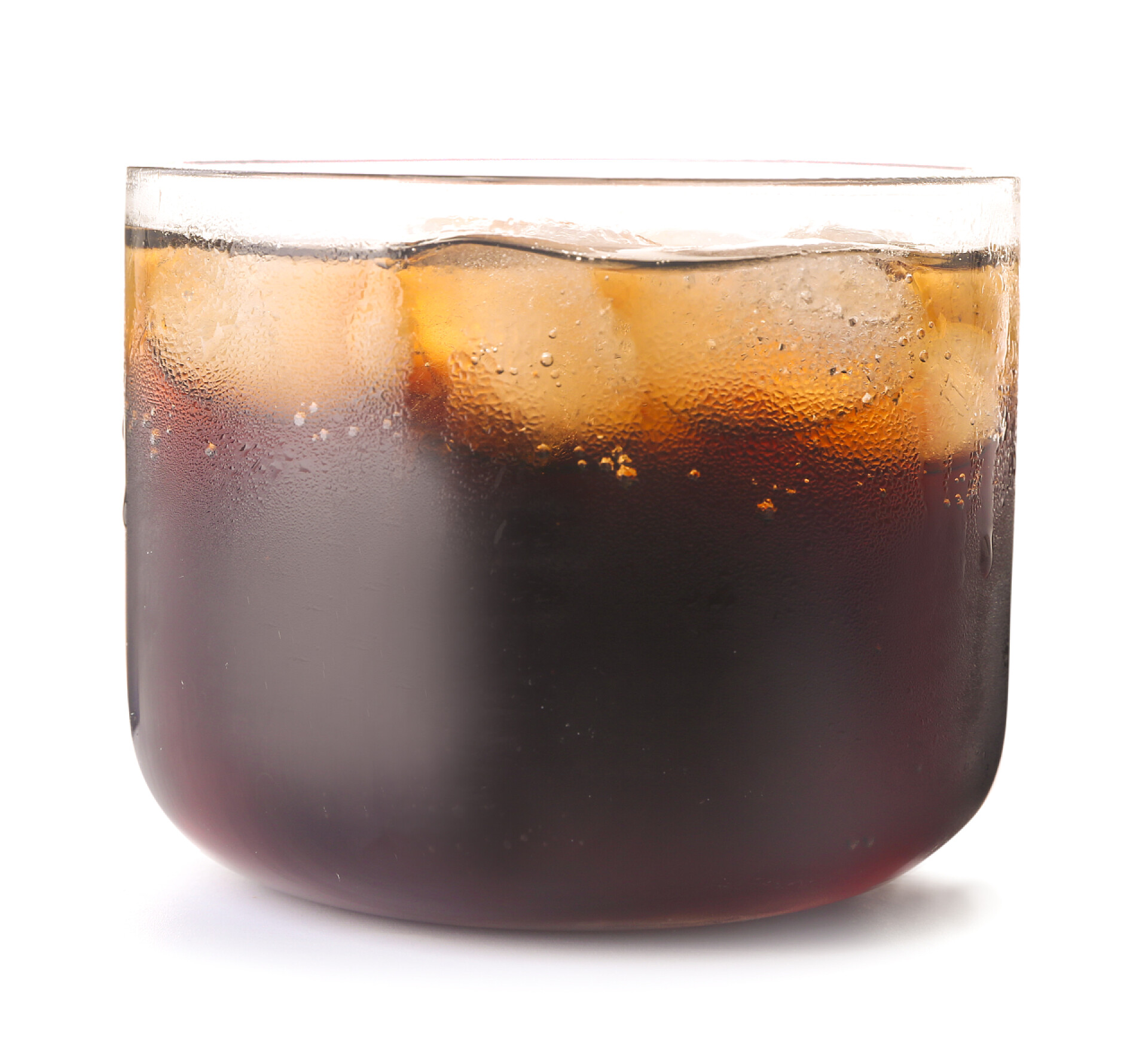 白色背景上的冷可乐白色背景上的冷可乐玻璃