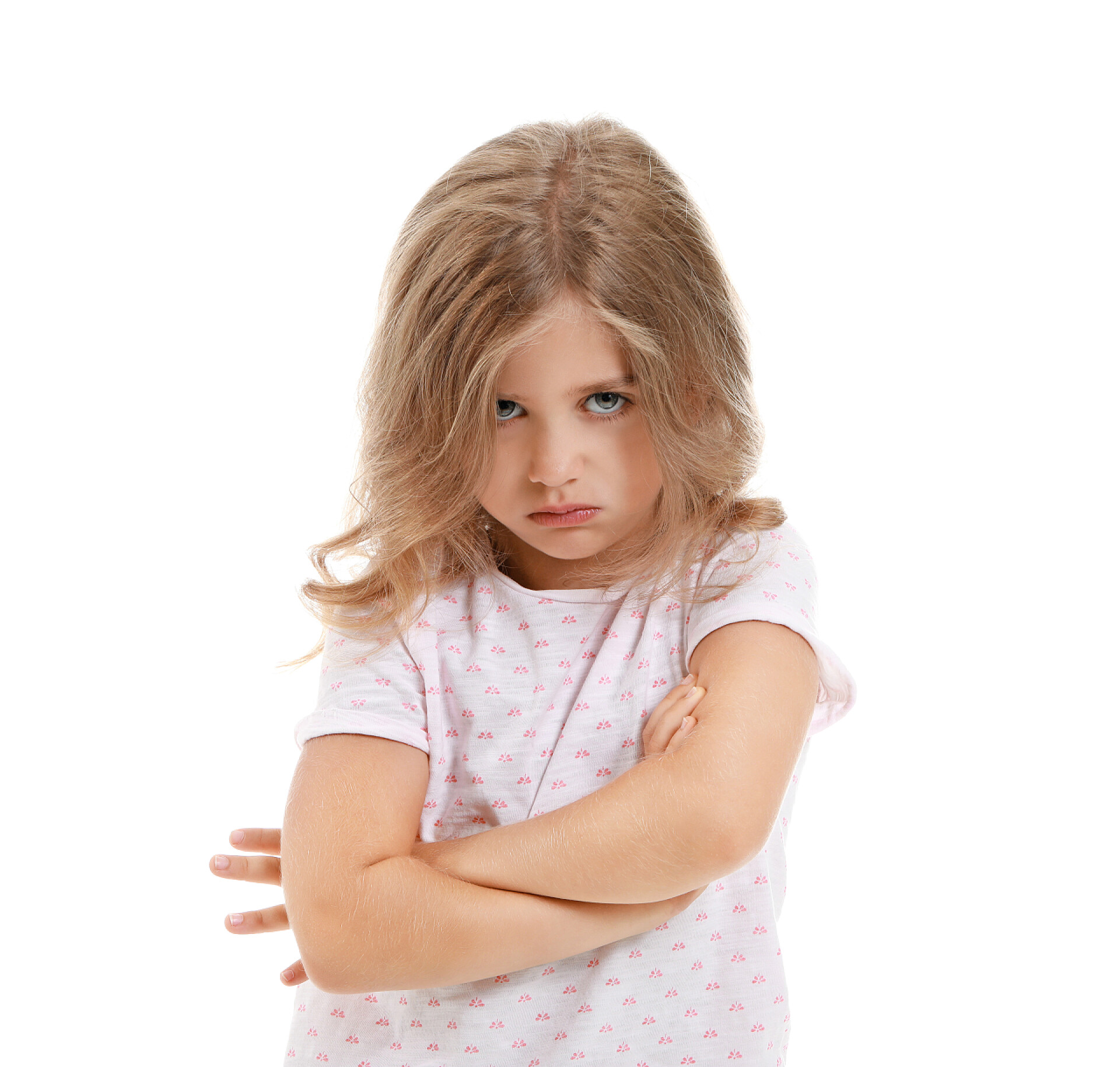 白色背景上生气的女孩白种人出身的坏女孩