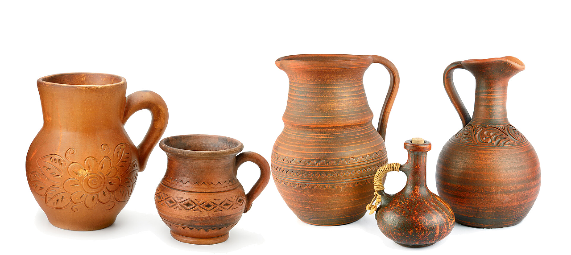 白色背景上一套旧瓷壶