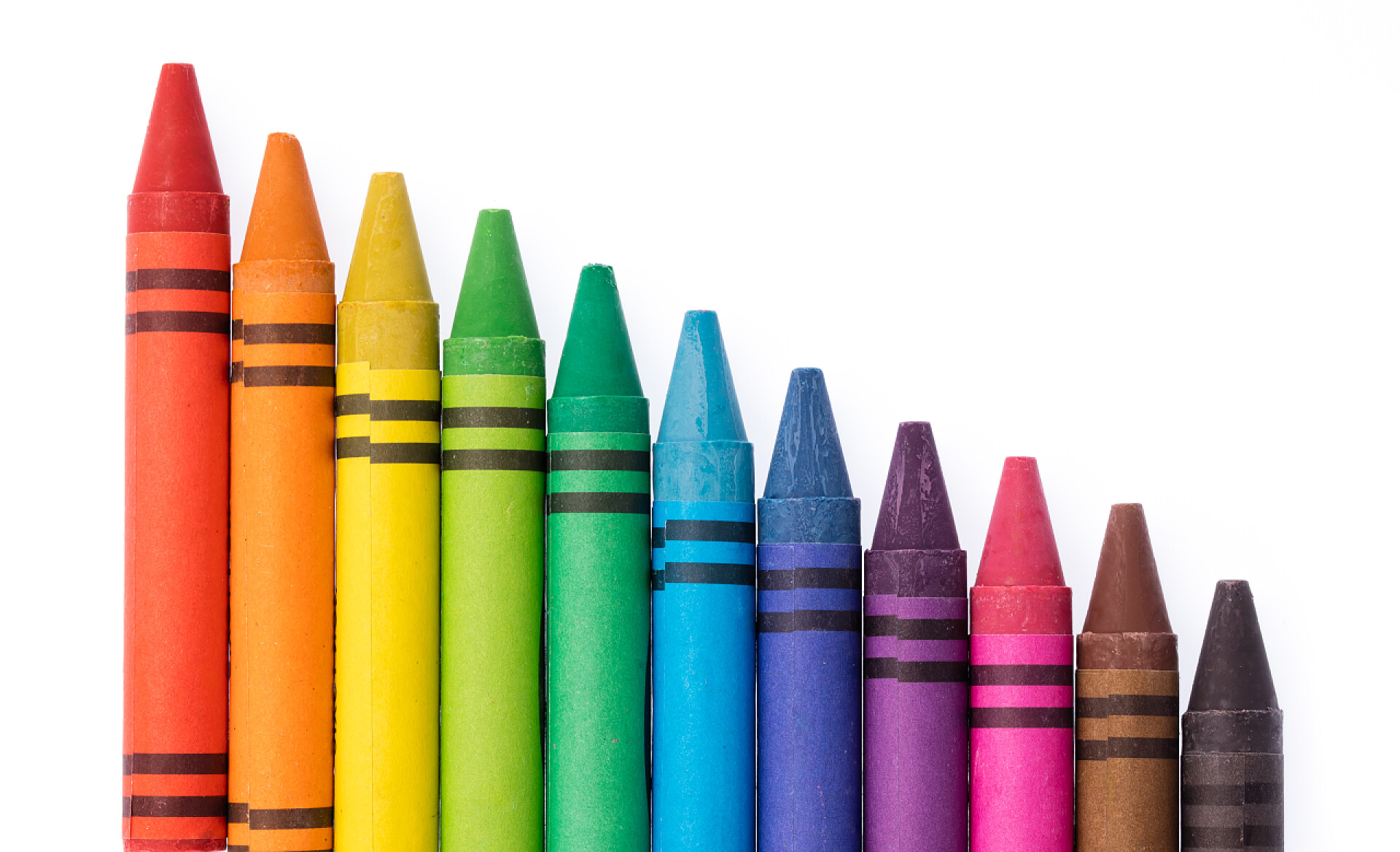 白色背景上的蜡笔白色背景上孤立的蜡笔