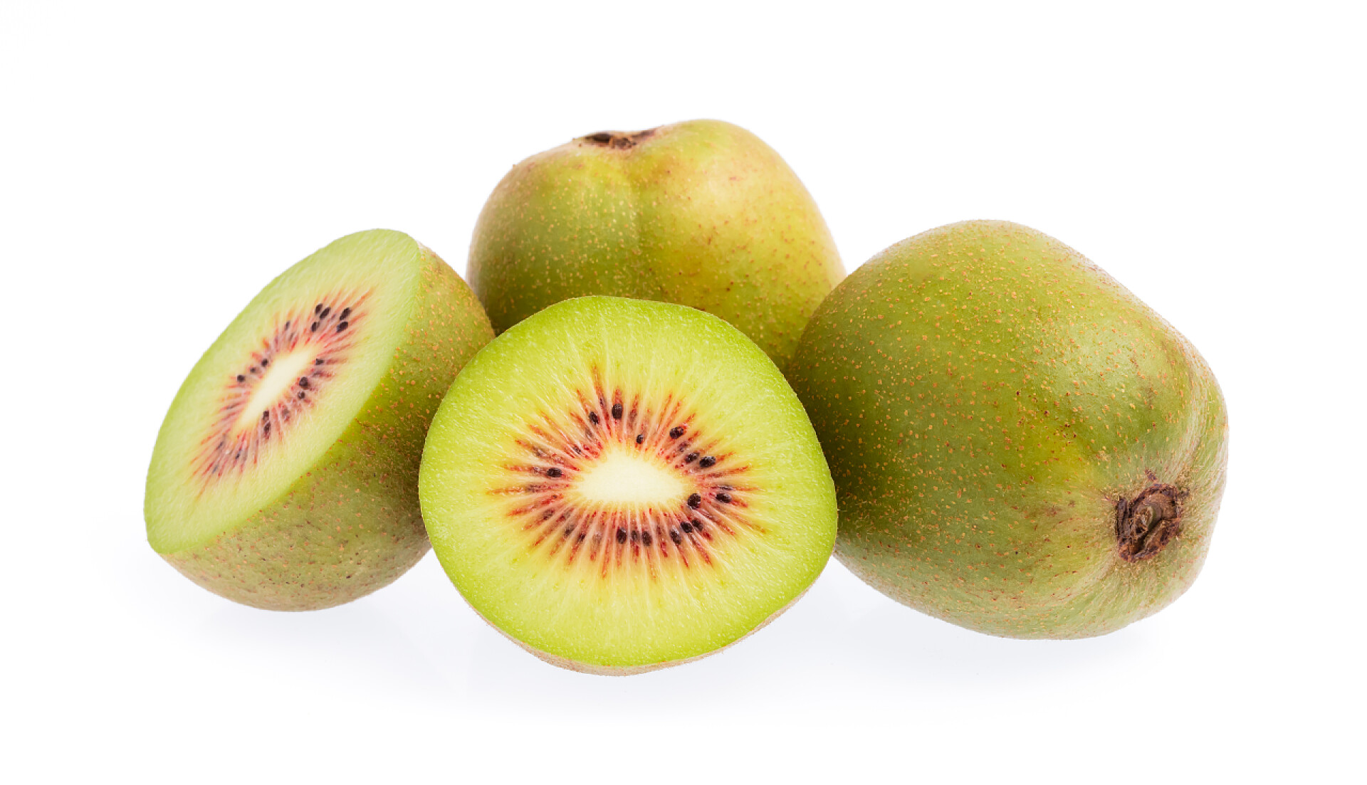 白色背景上的猕猴桃在白色背景上分离的红猕猴桃片