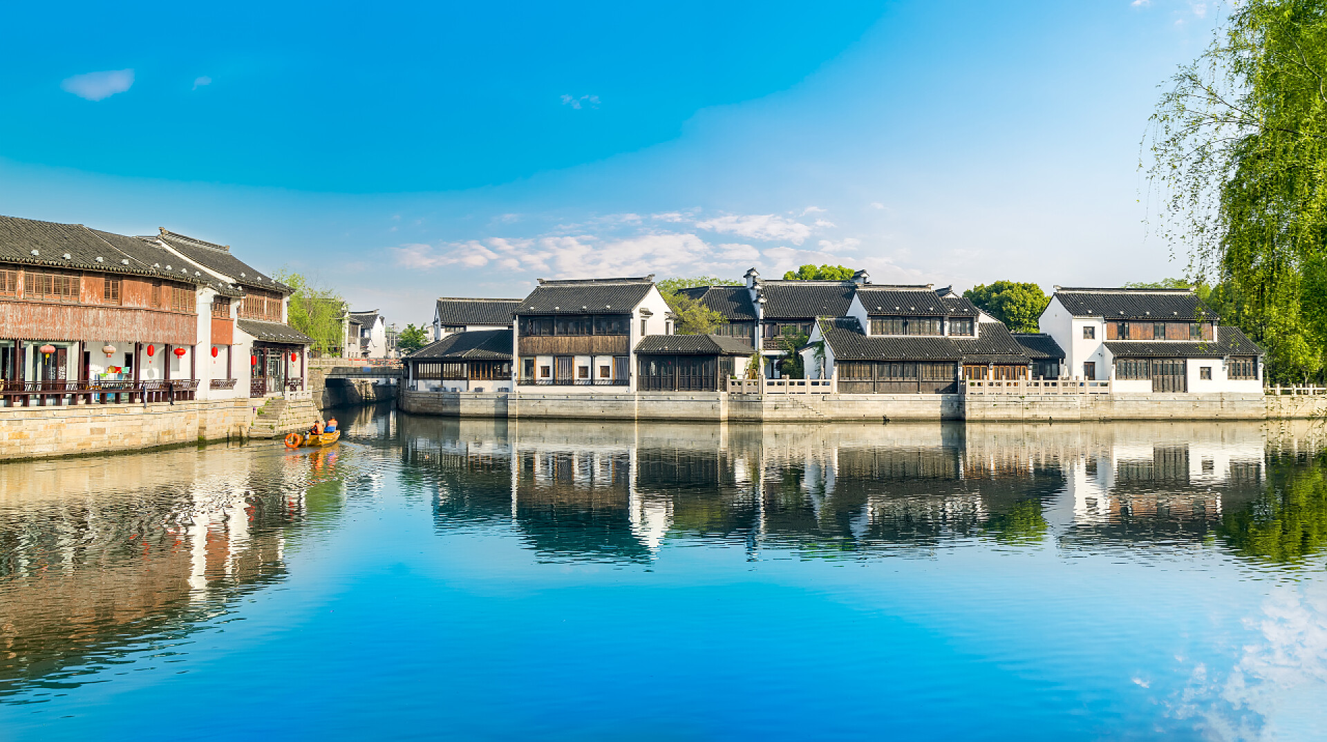 苏州唐镇的河边老楼苏州唐镇的河边老楼