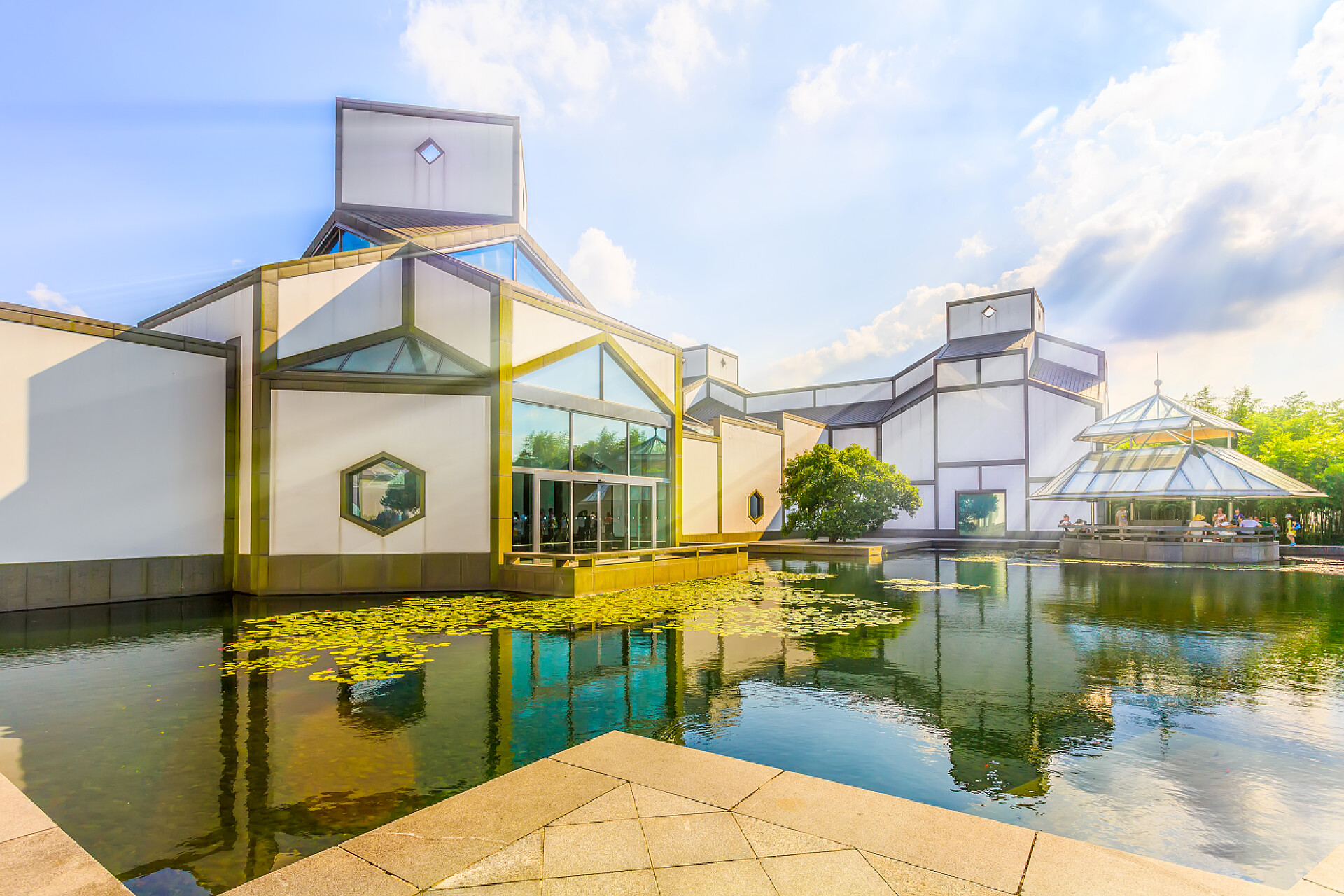 现代都市建筑苏州园林，现代都市背景