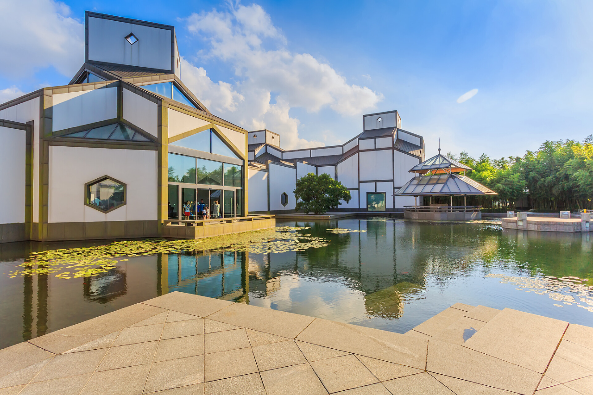 现代都市景观苏州园林，现代都市背景