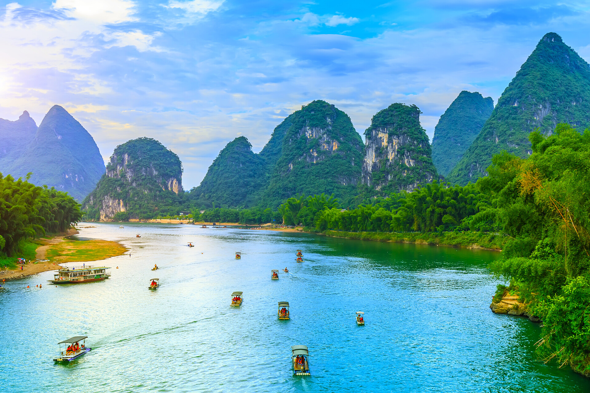 丽江的秀丽风景丽江玉龙江风景秀丽