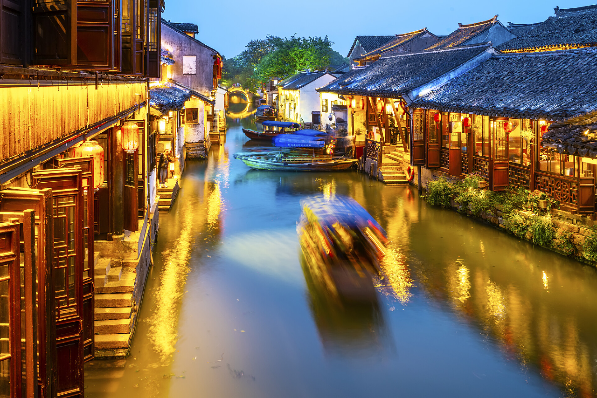 古城周庄美丽的夜景江苏省古城周庄美丽的夜景