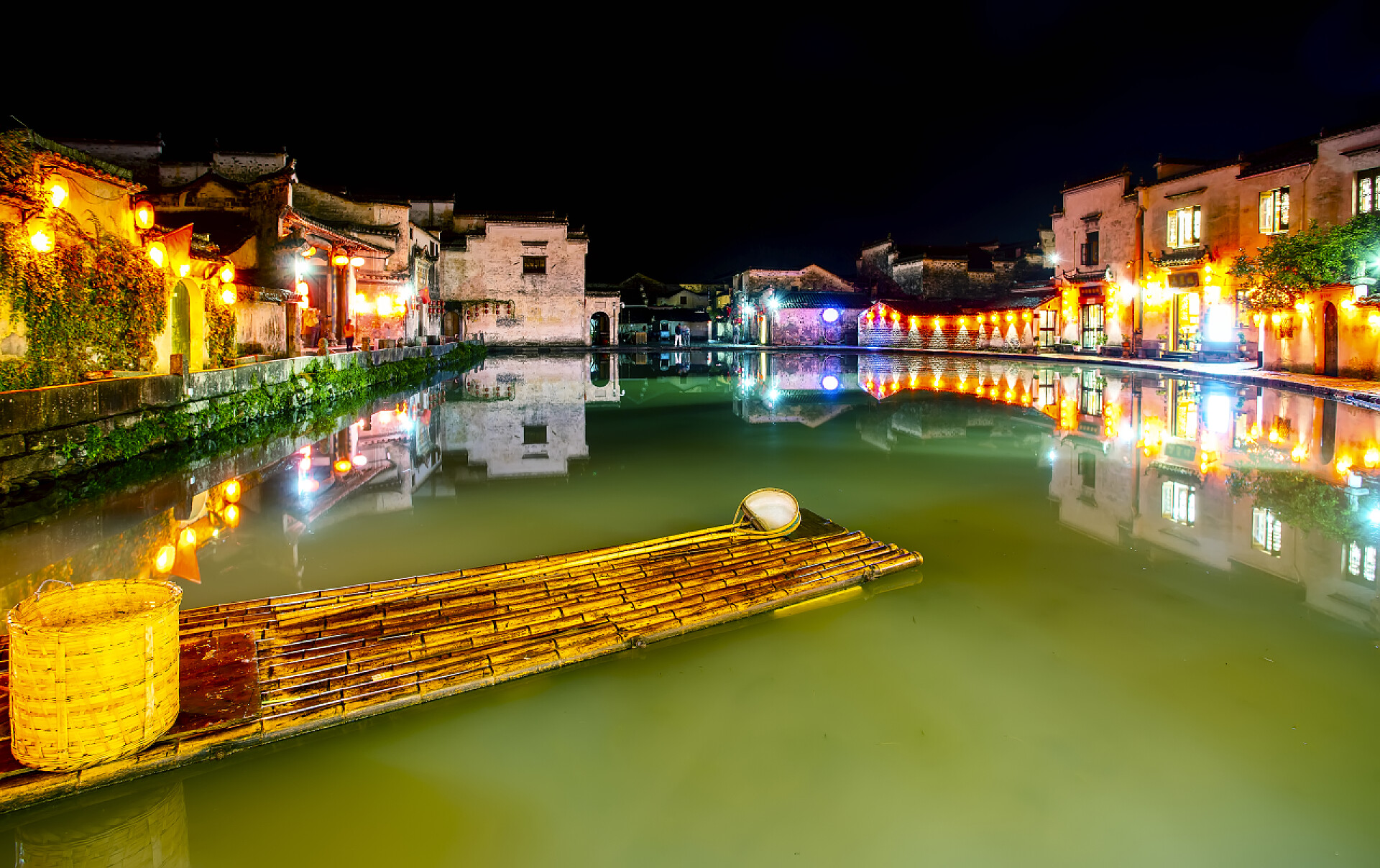 安徽宏村古镇夜景安徽宏村古镇夜景