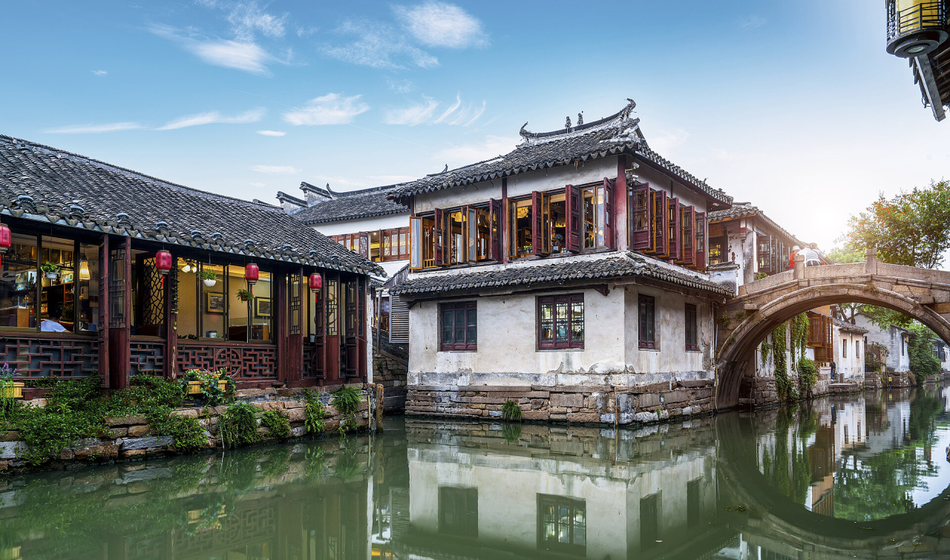 苏州舟庄古镇河边的住宅苏州舟庄古镇的住宅