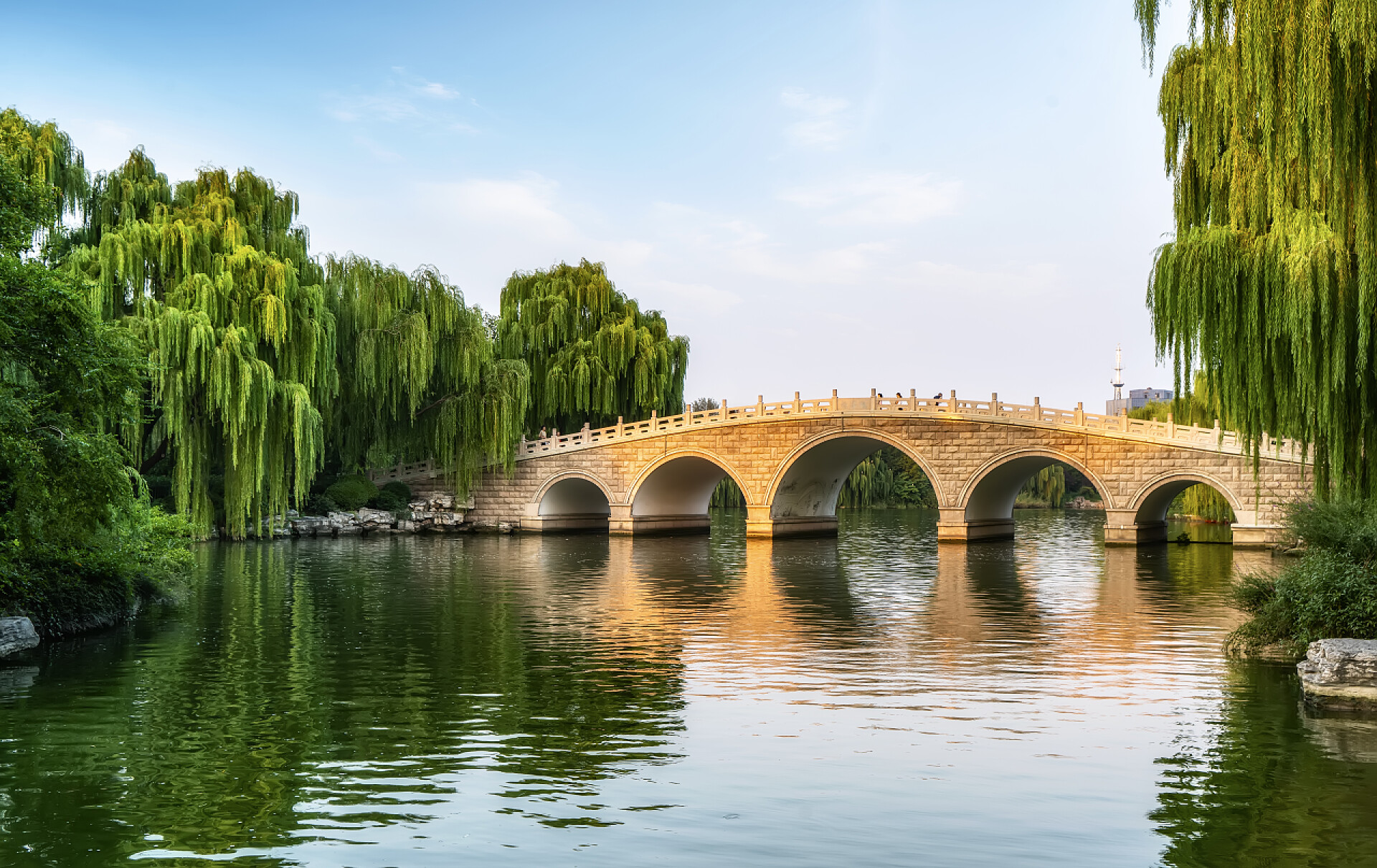 济南市大明湖公园景观图济南市大明湖公园古建筑景观