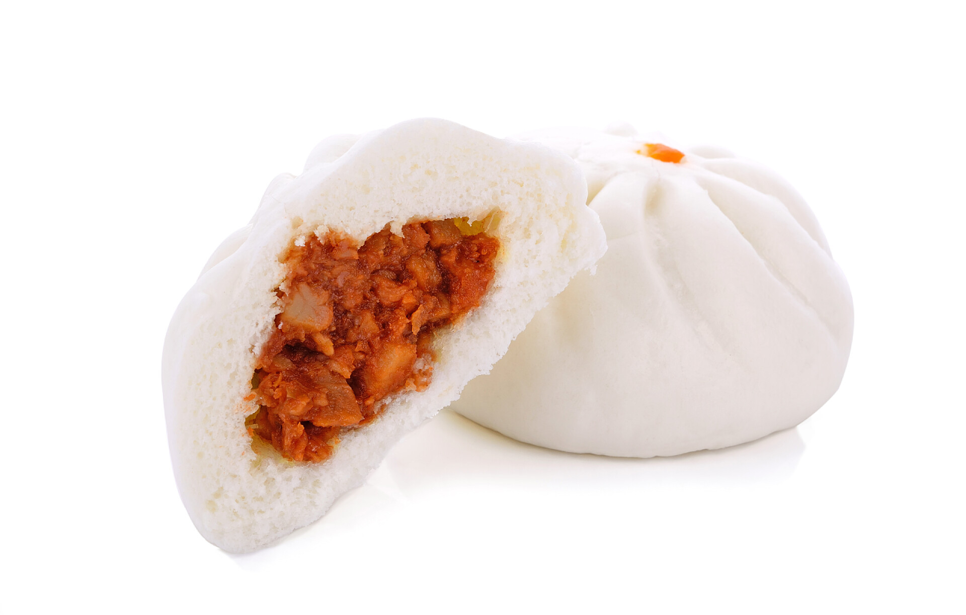 白色背景上的蒸肉包白色背景上的蒸肉包