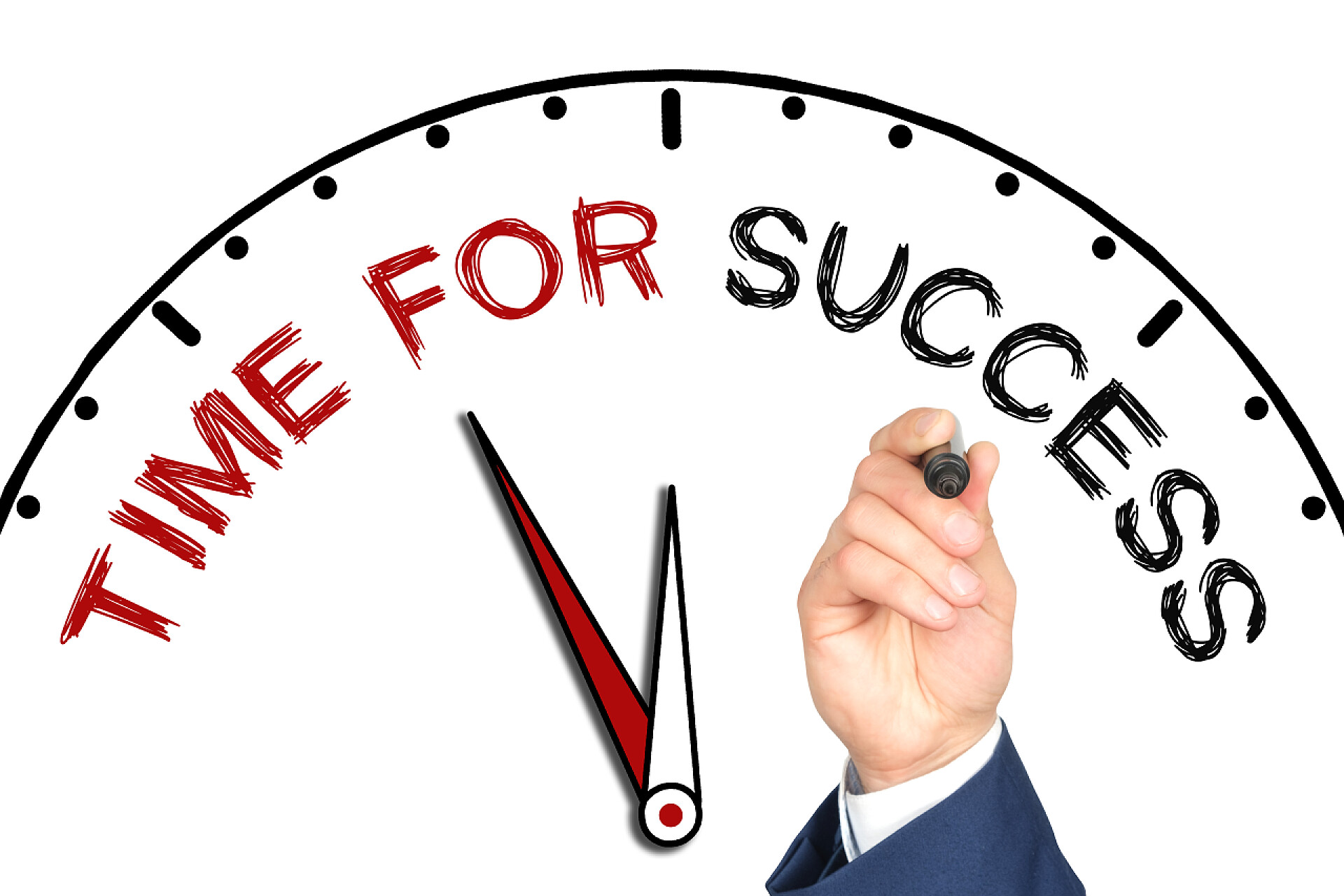 白色背景前一个男人拿着笔记录商业和经济概念。用透明擦板上的标记在绘出的时钟上手写方便时间.