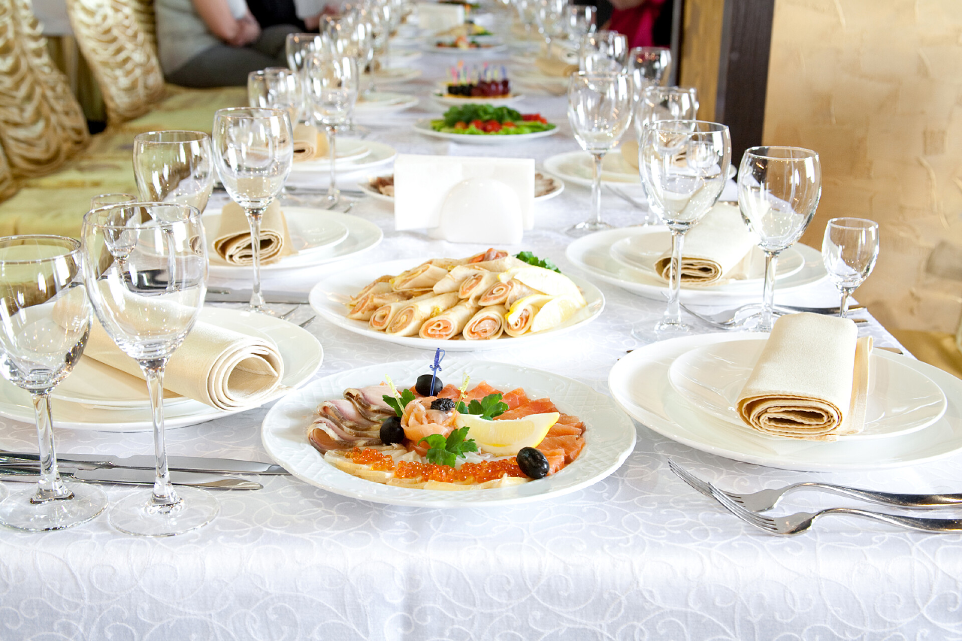 奢华的酒店饭桌庆祝宴席