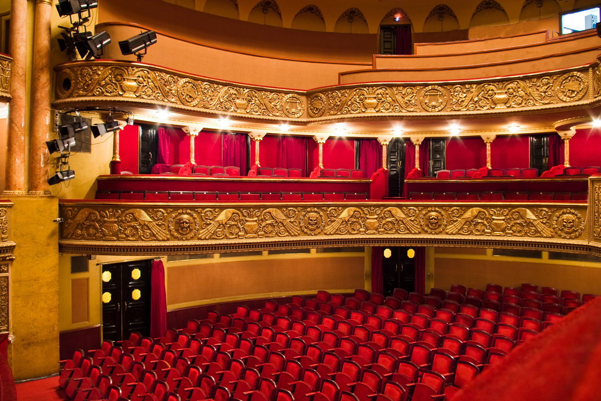 豪华剧场里面的椅子