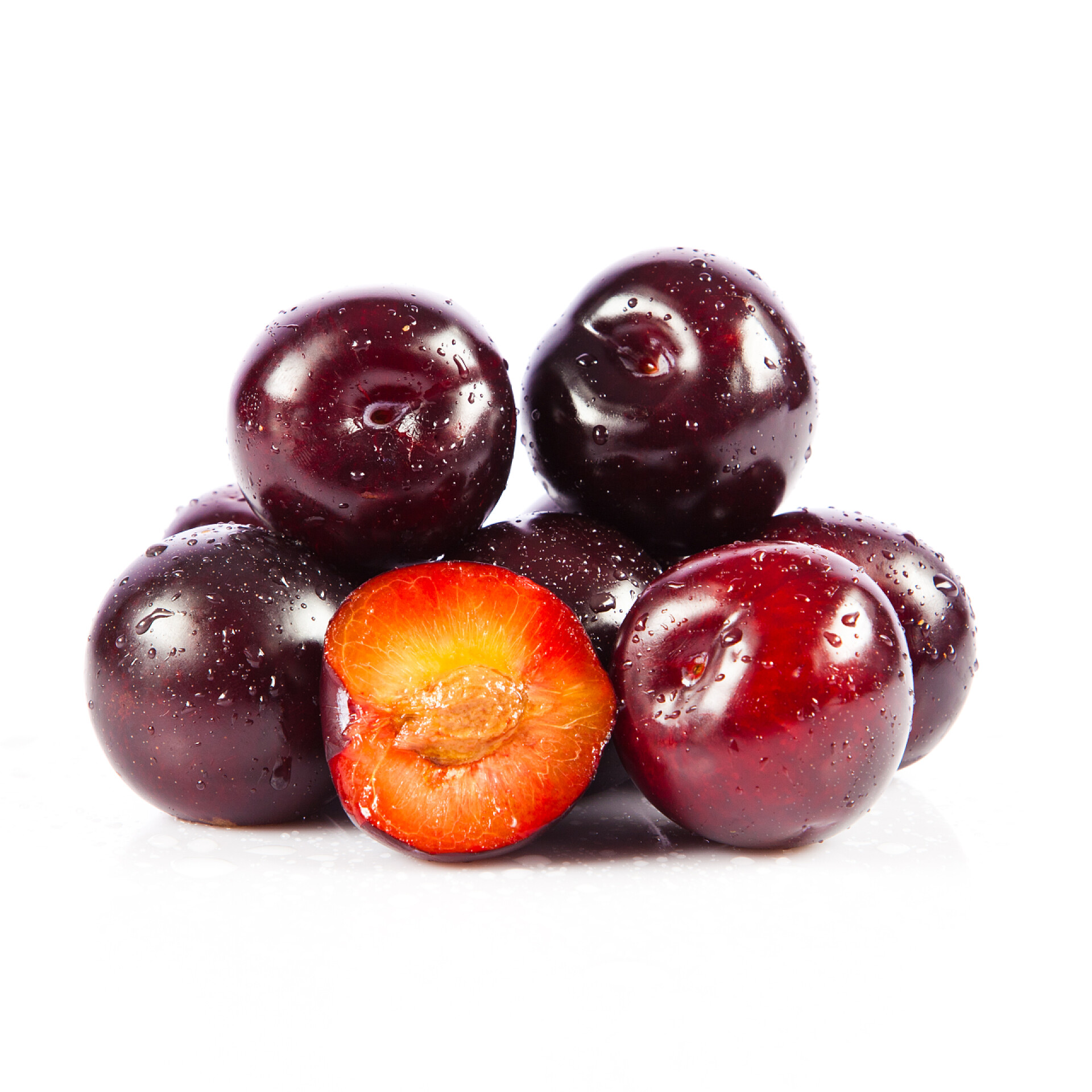 水果新鲜成熟水洗的梅子