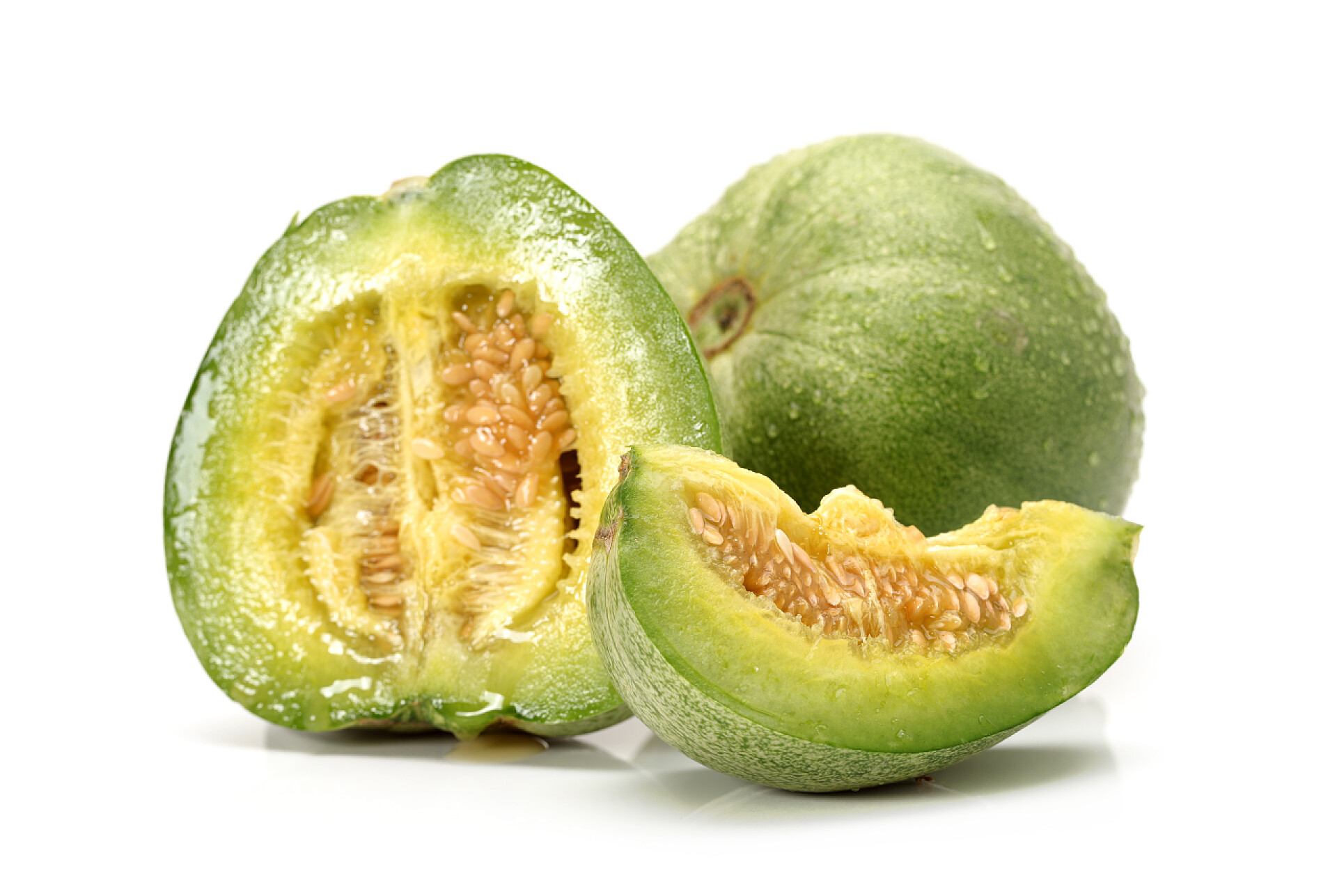 在白色背景上的甜瓜水果