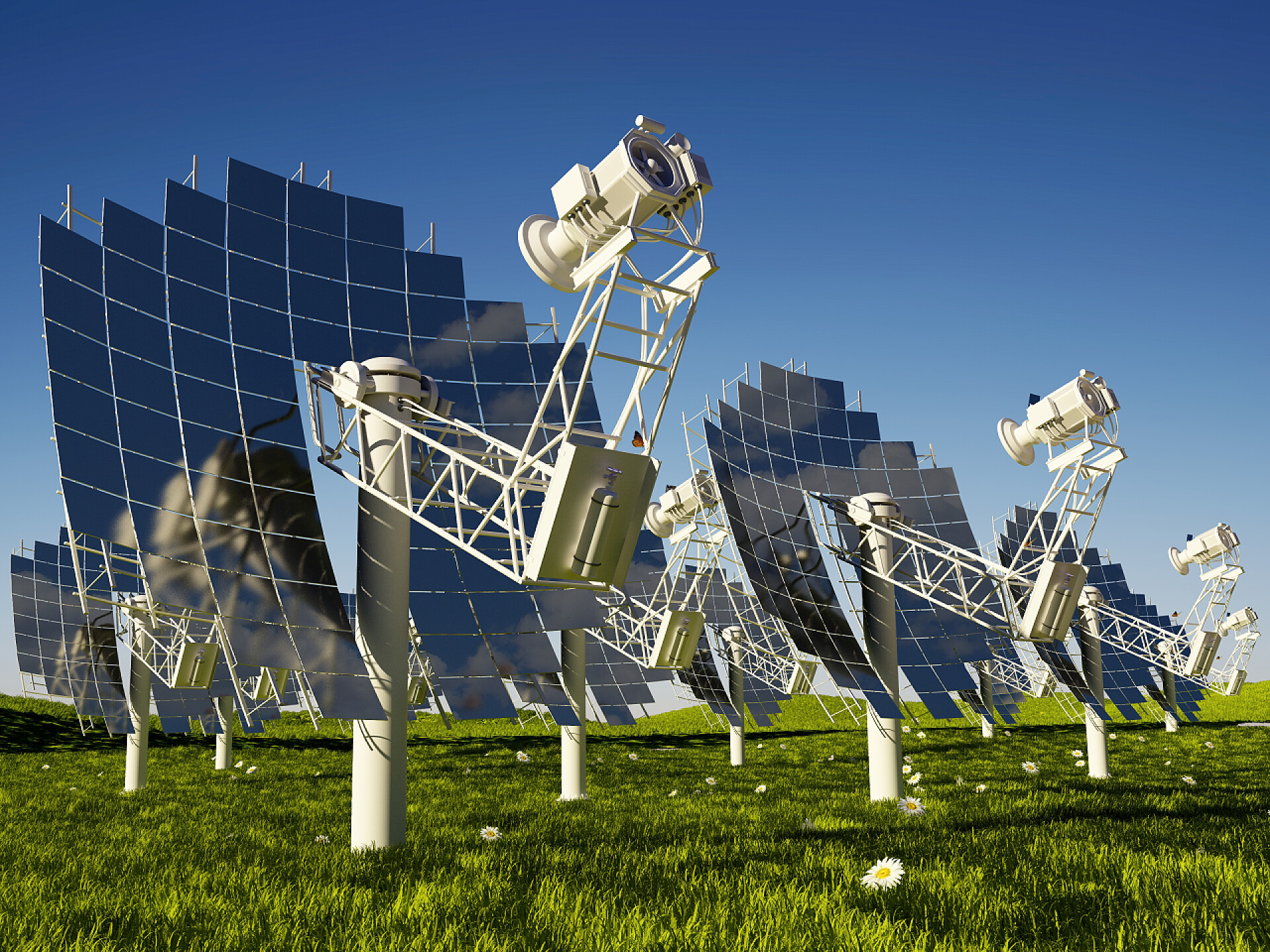 阳光下草坪上的太阳能板新能源光伏