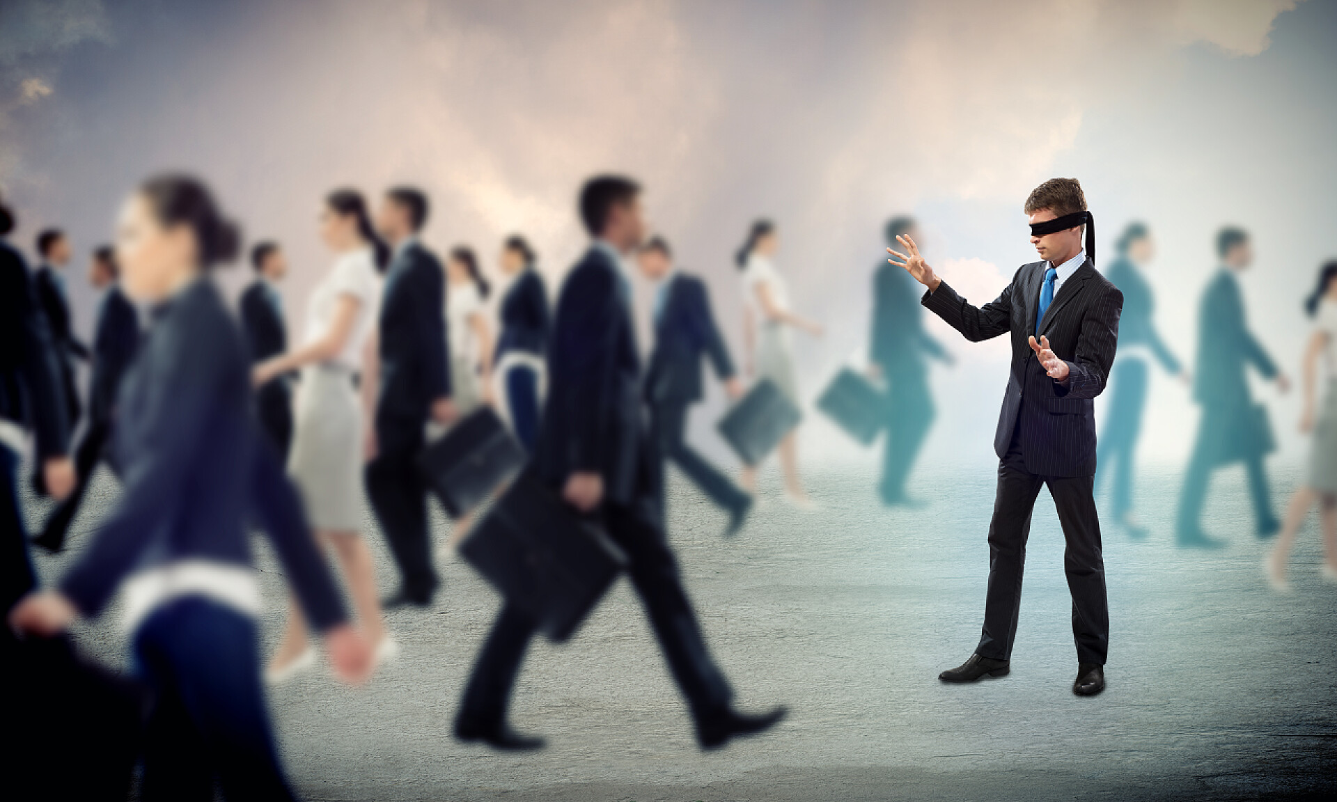 商务配图匆忙赶路的职场工作人员和捂眼迷茫的男士