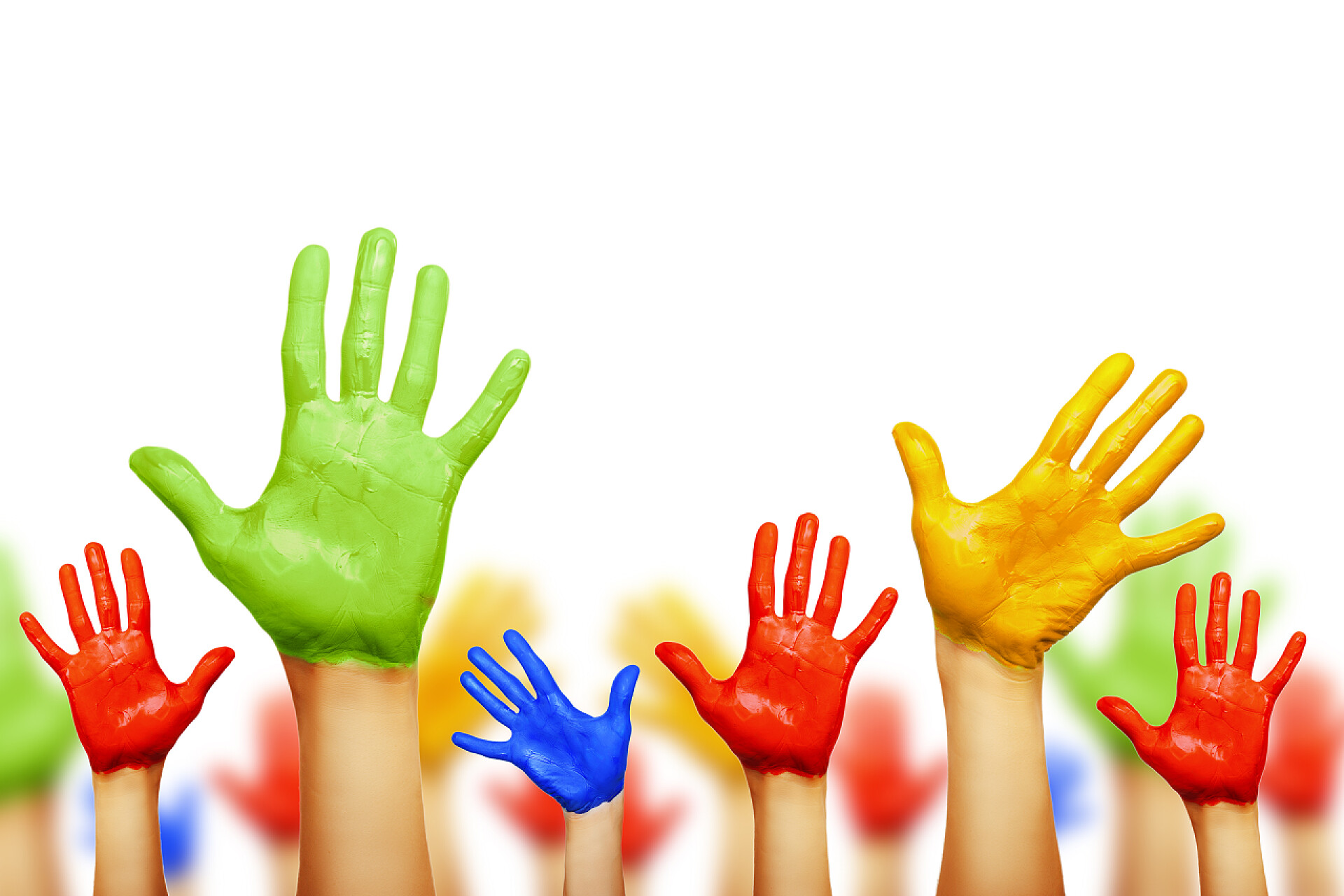 五颜六色的手上白色孤立儿童节