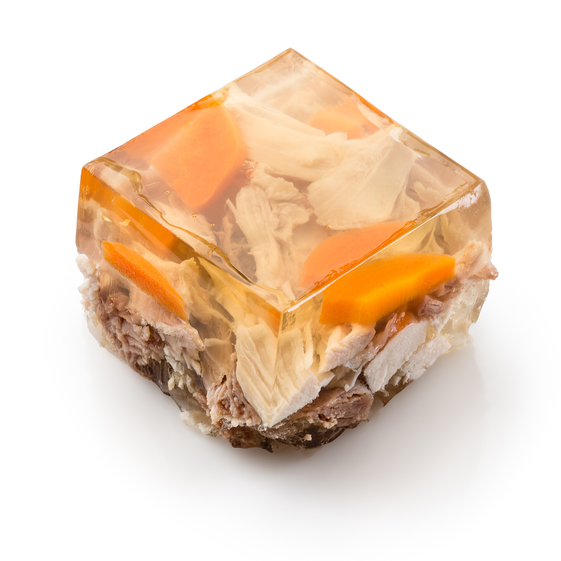 白色背景上冰冻的肉类