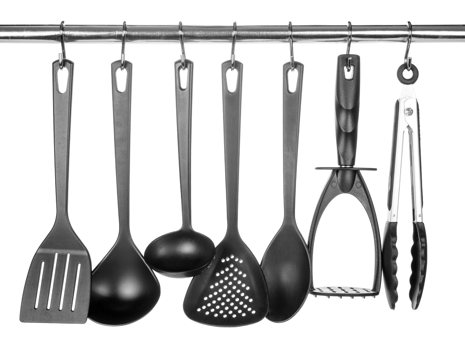 白色背景下有厨具